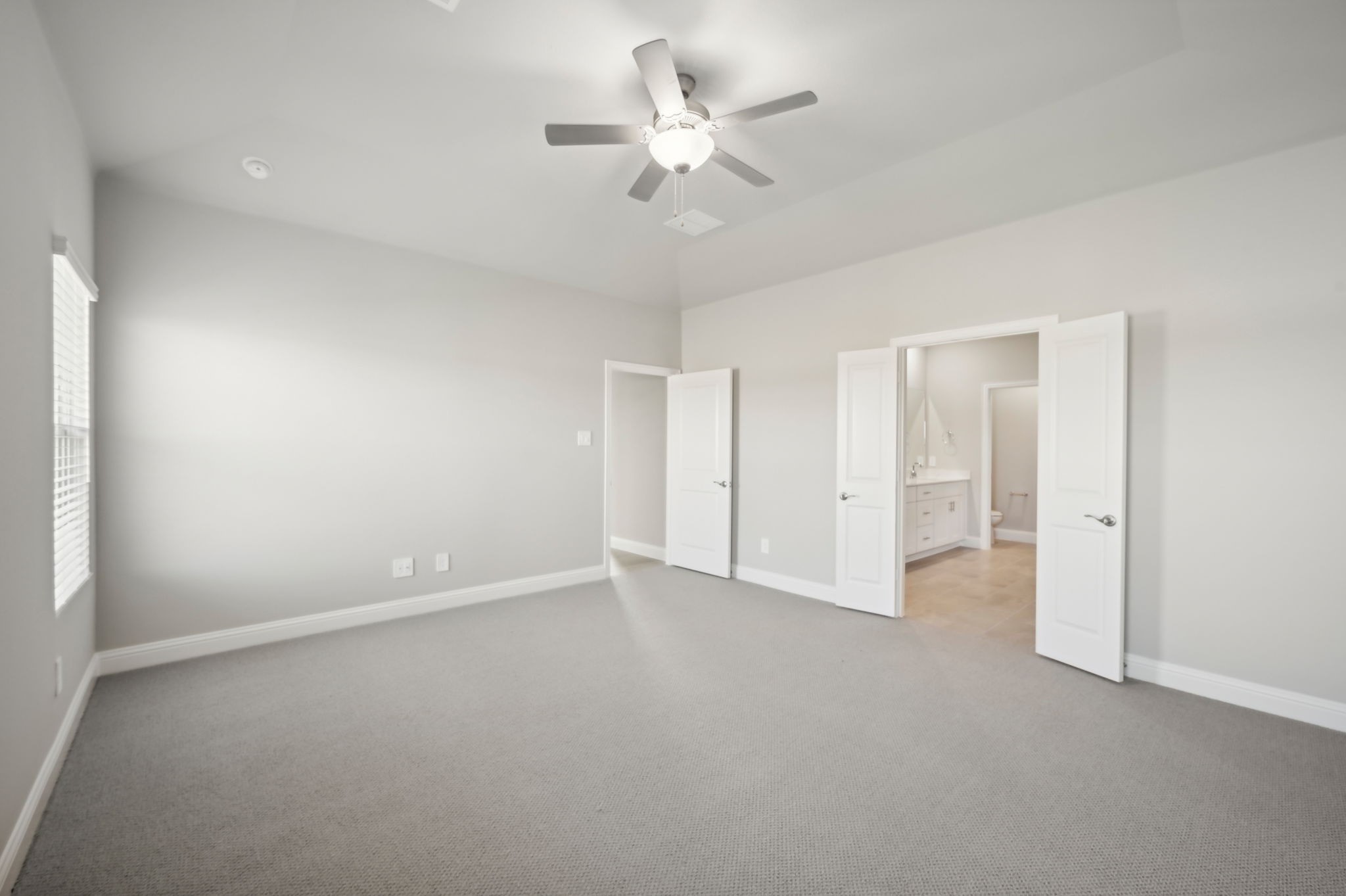 712 Edgehurst Drive