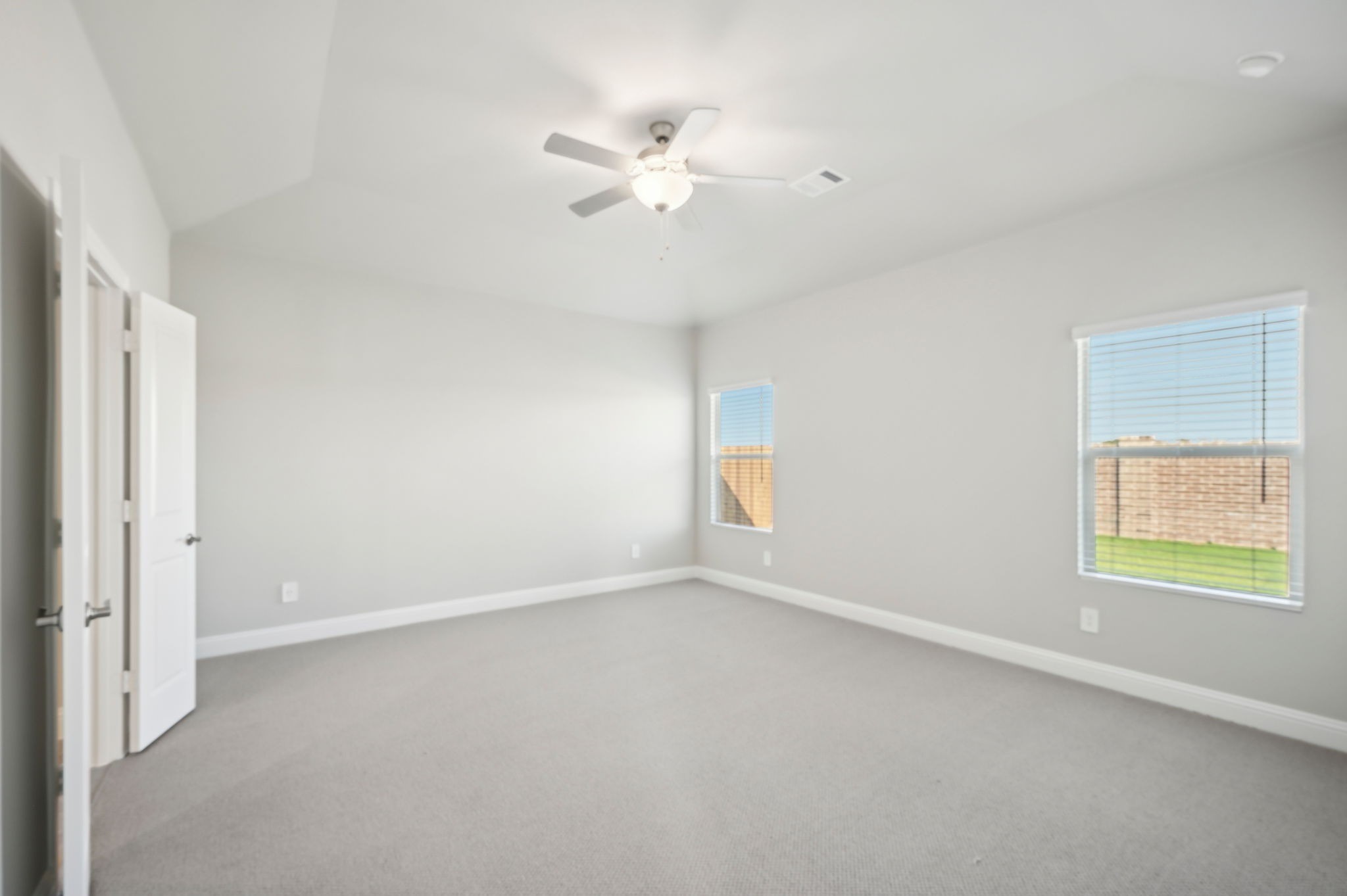 712 Edgehurst Drive