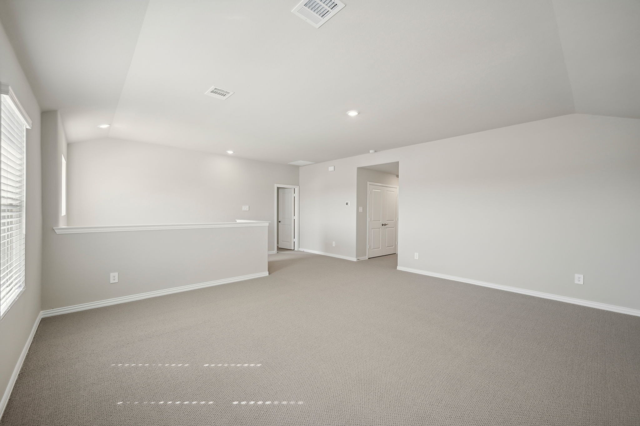 712 Edgehurst Drive