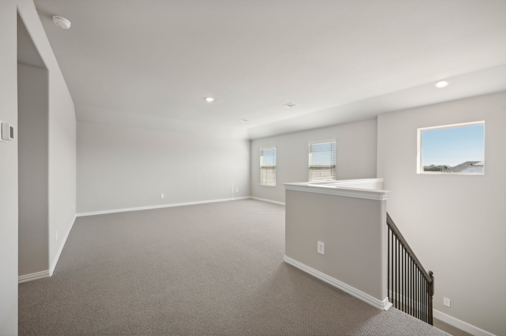 712 Edgehurst Drive
