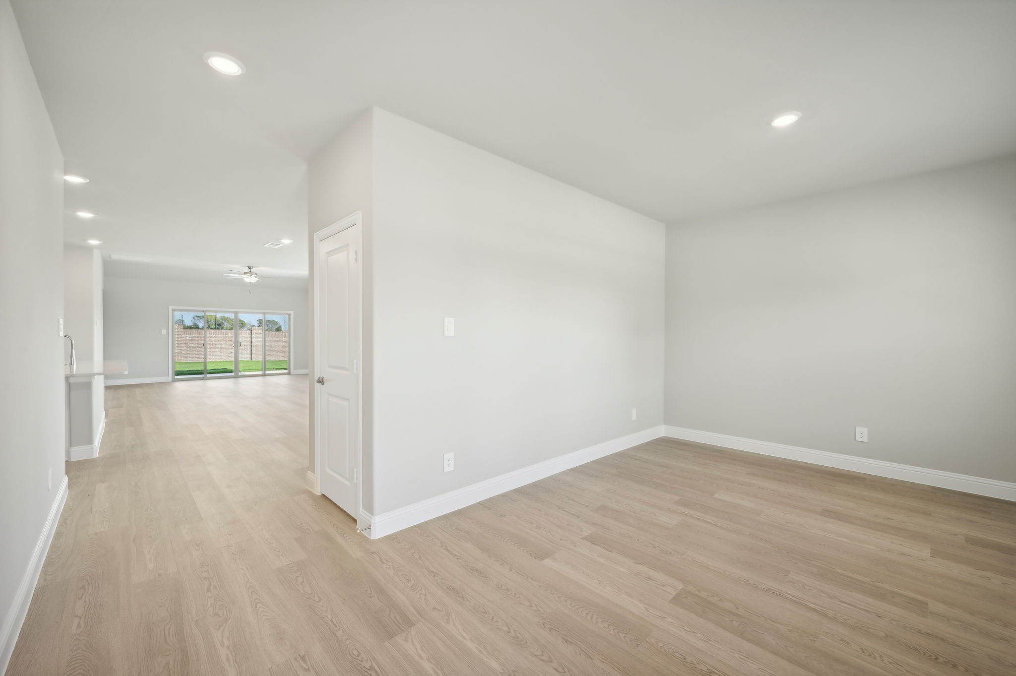 712 Edgehurst Drive