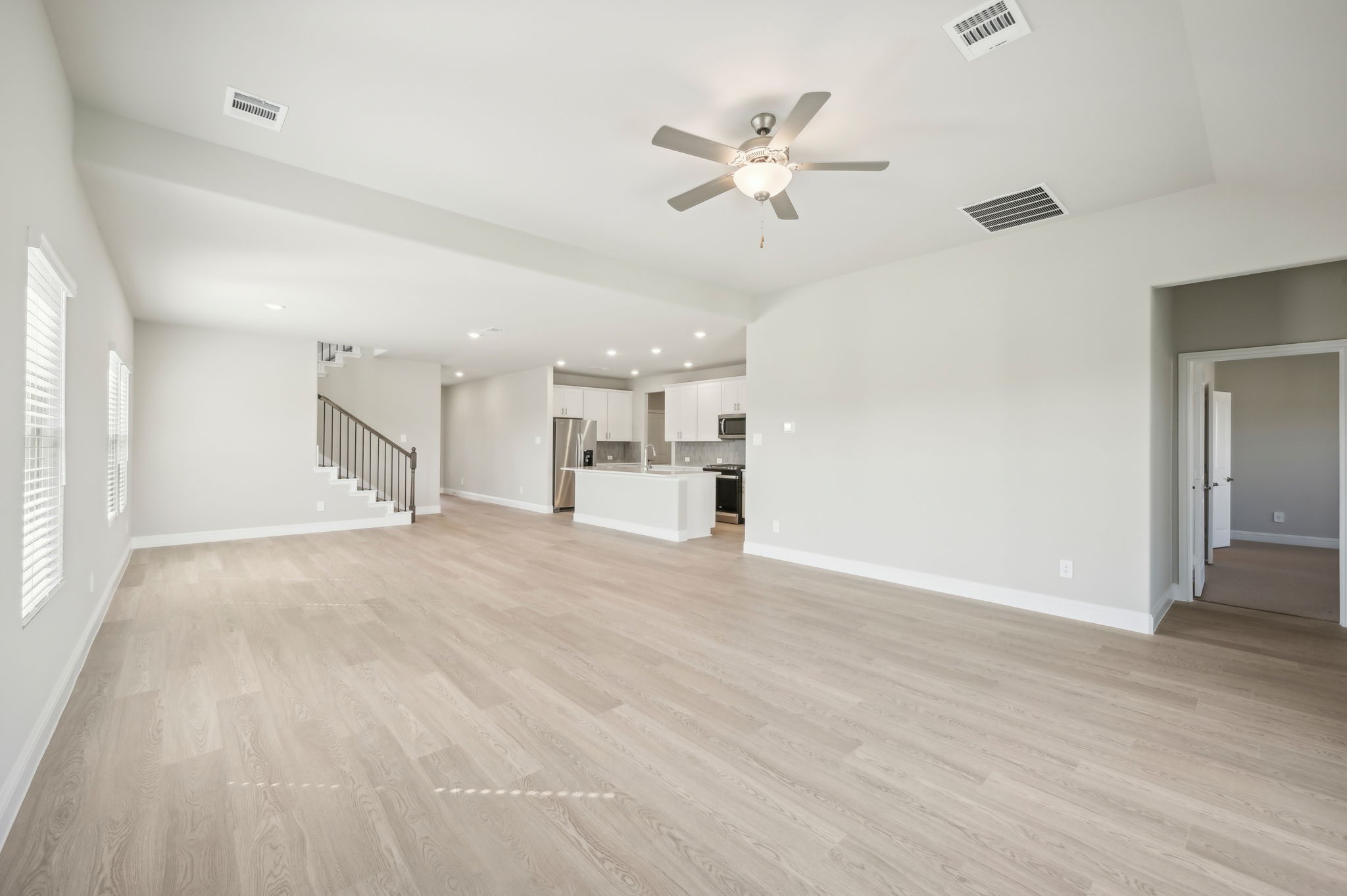 712 Edgehurst Drive