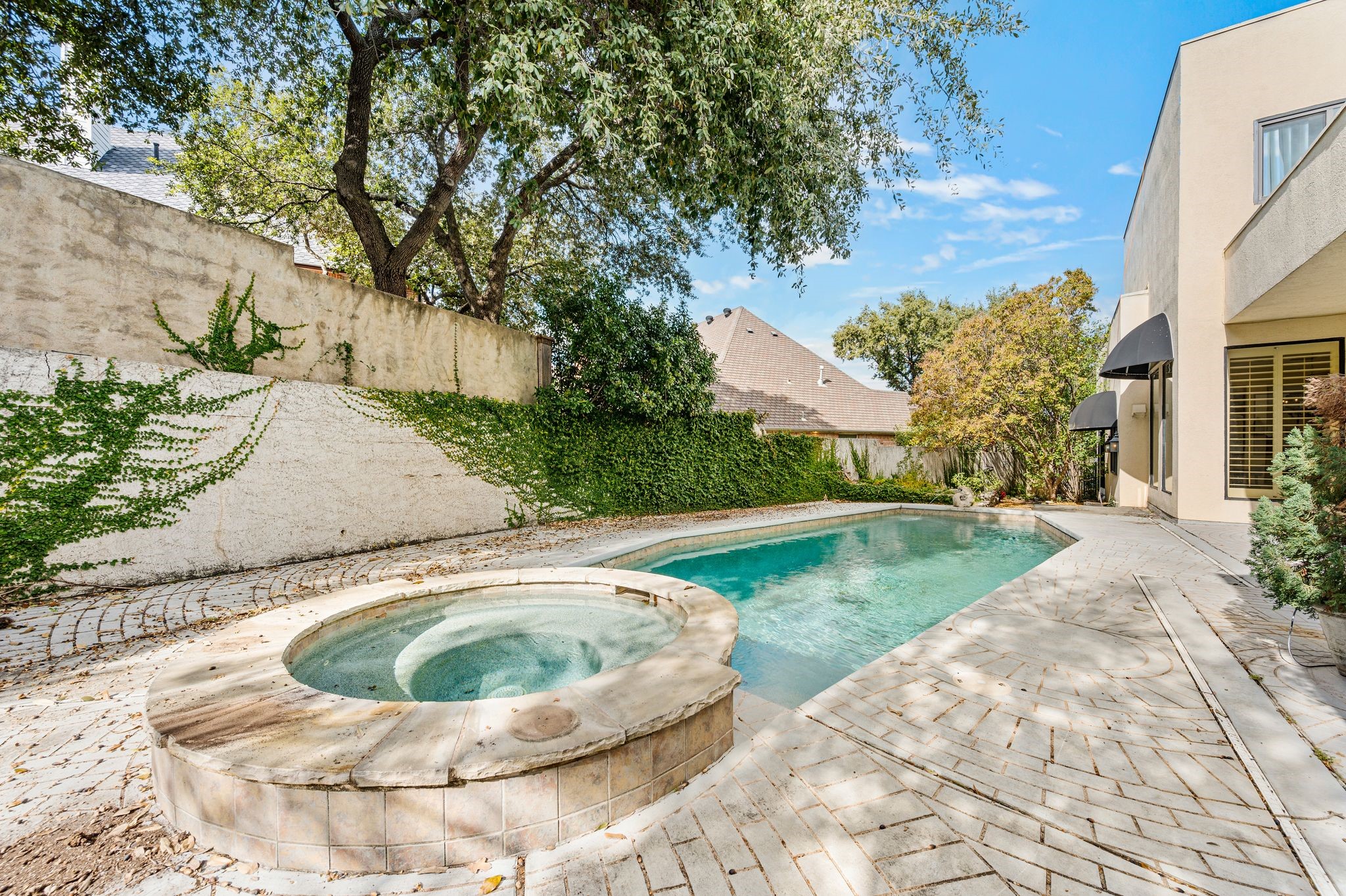 3118 Shadow Drive W