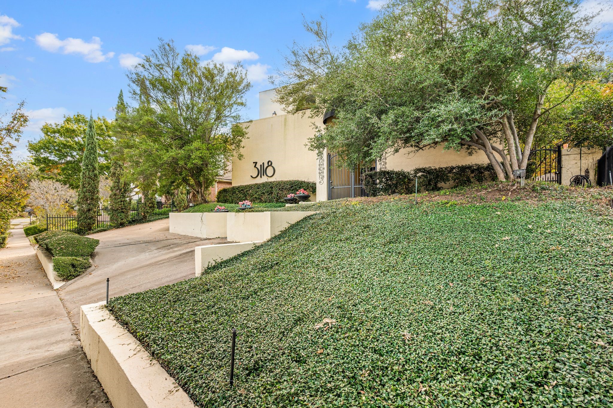 3118 Shadow Drive W