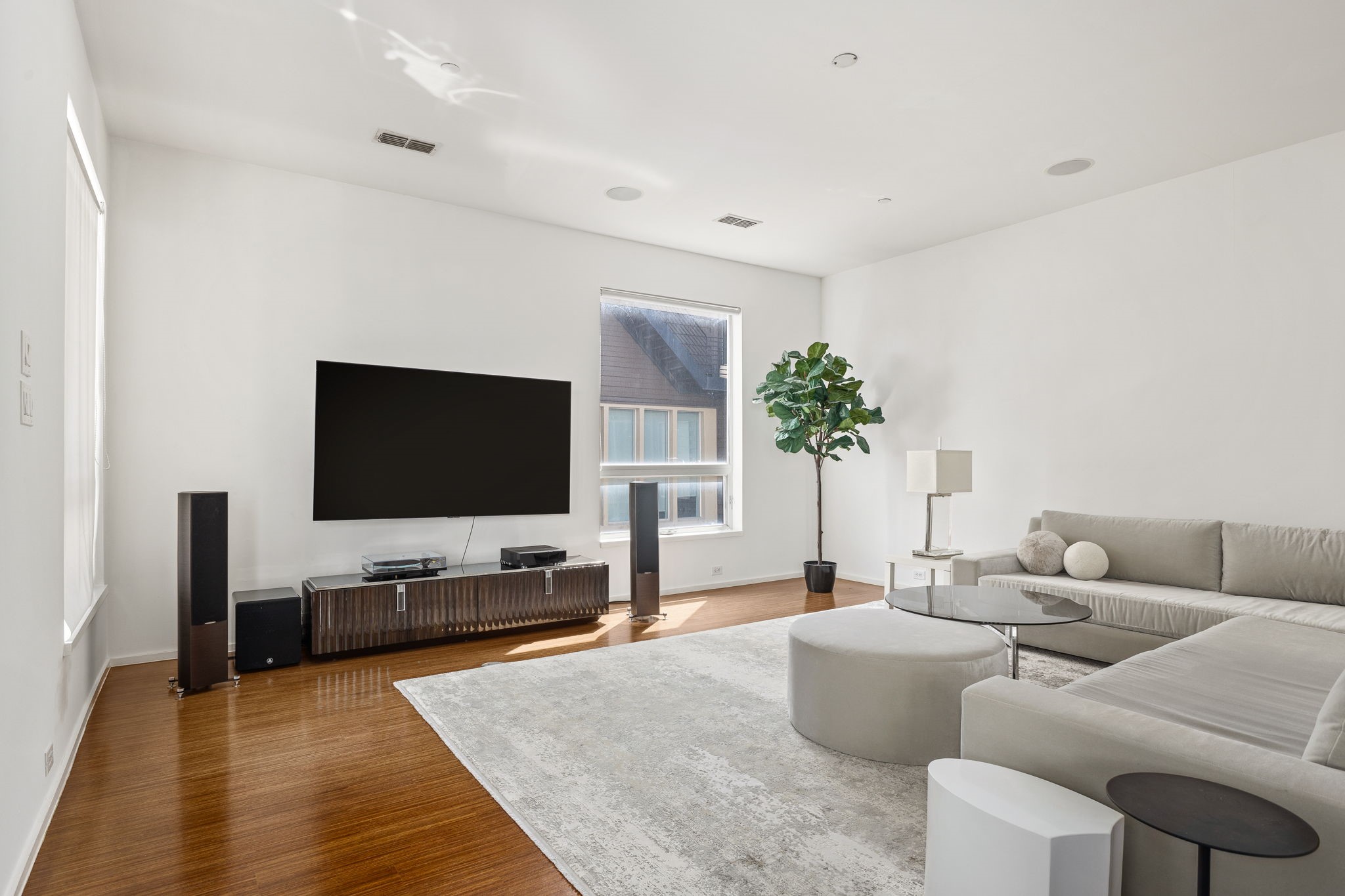 4206 Buena Vista Street C