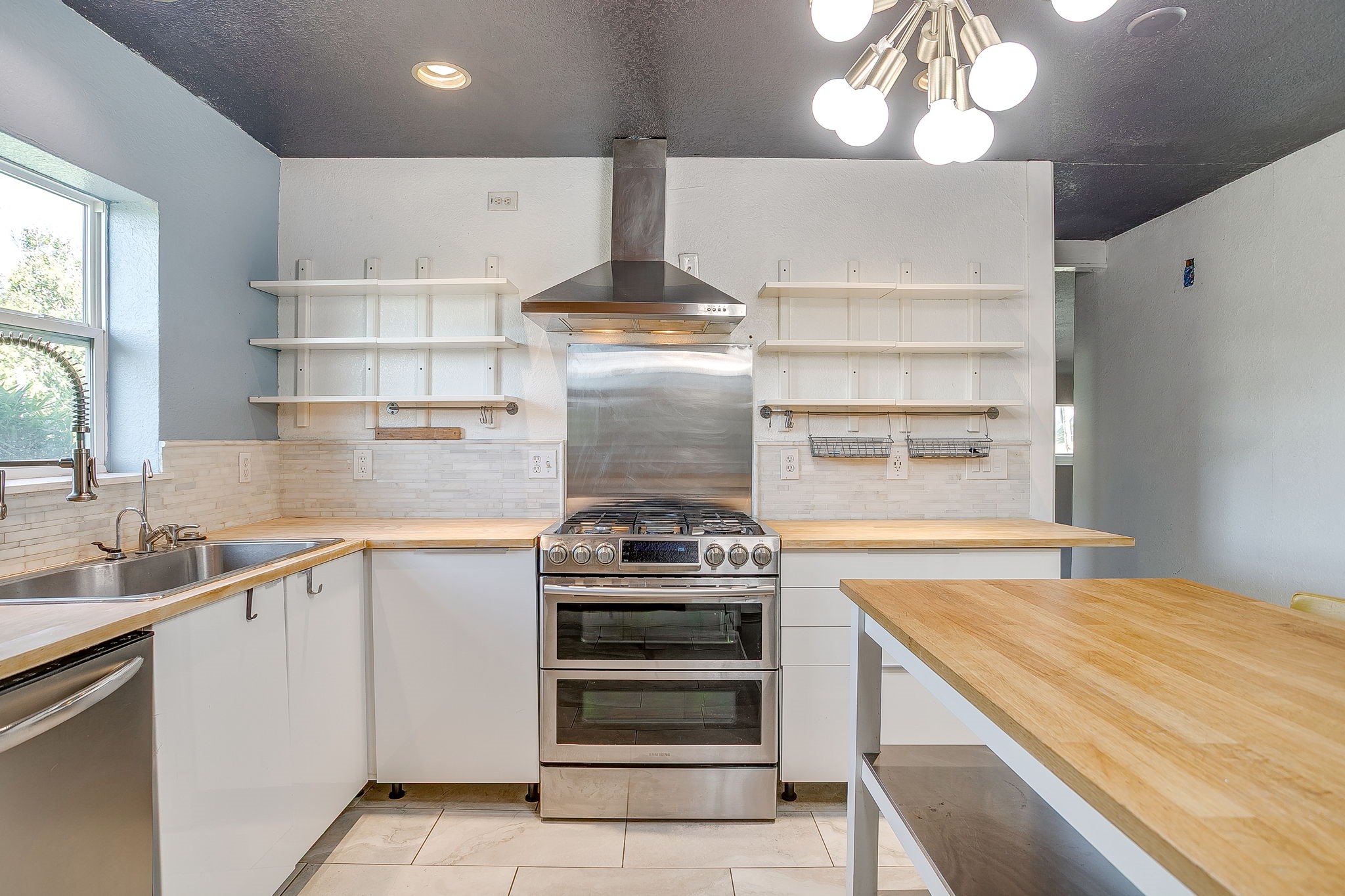 3904 Eldridge Street