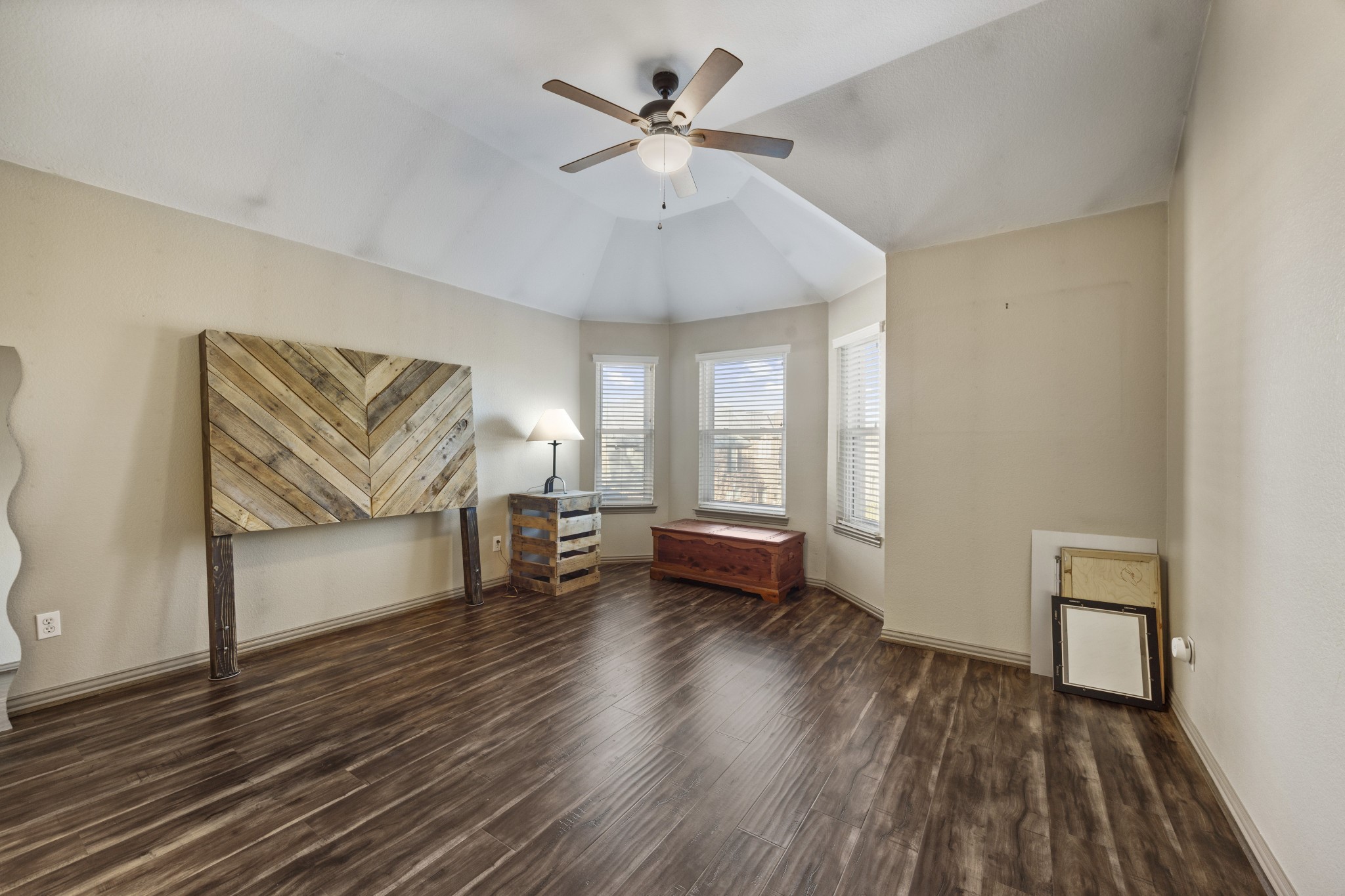 1800 Hollow Falls Court