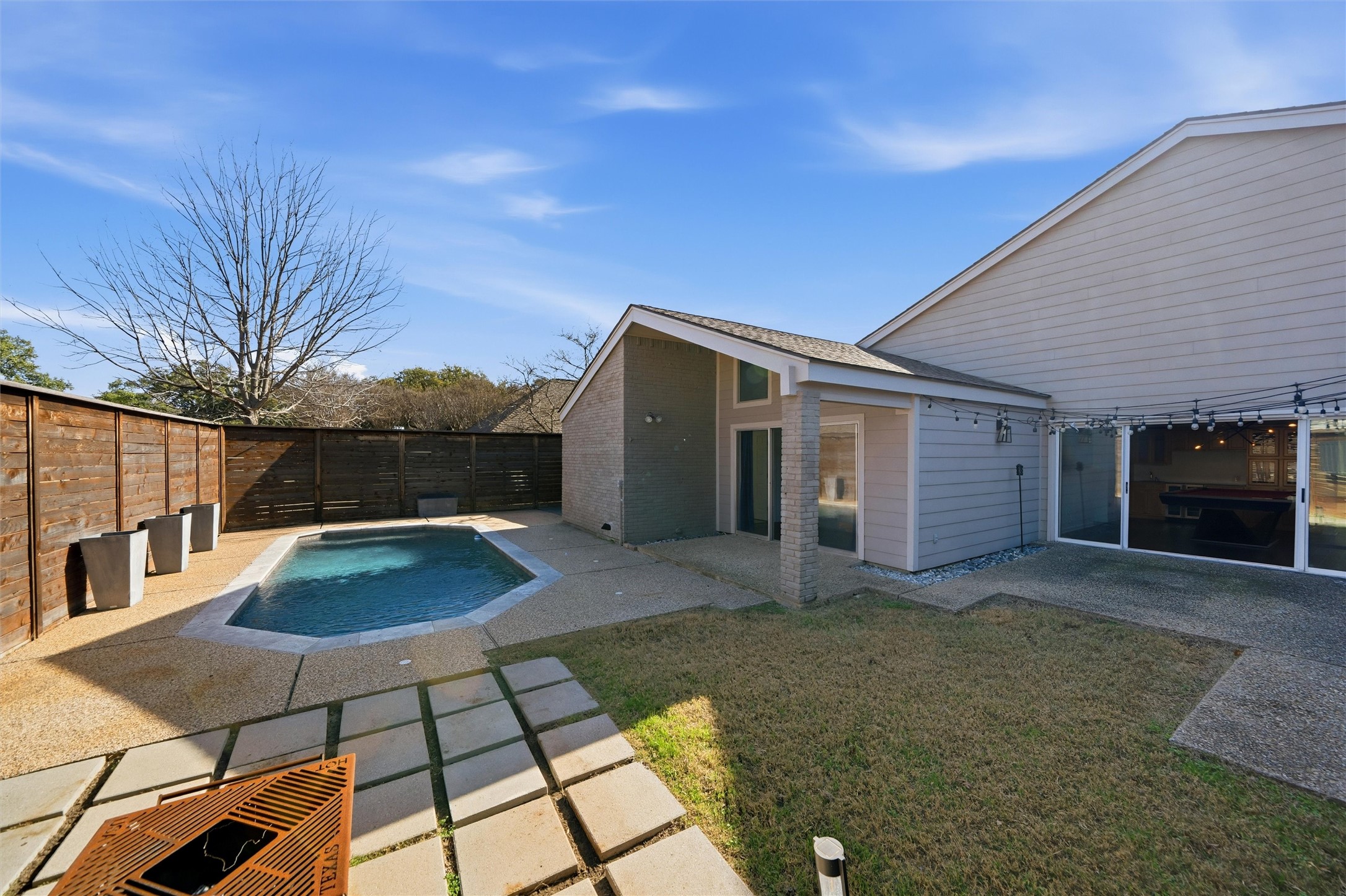 3313 Overland Drive
