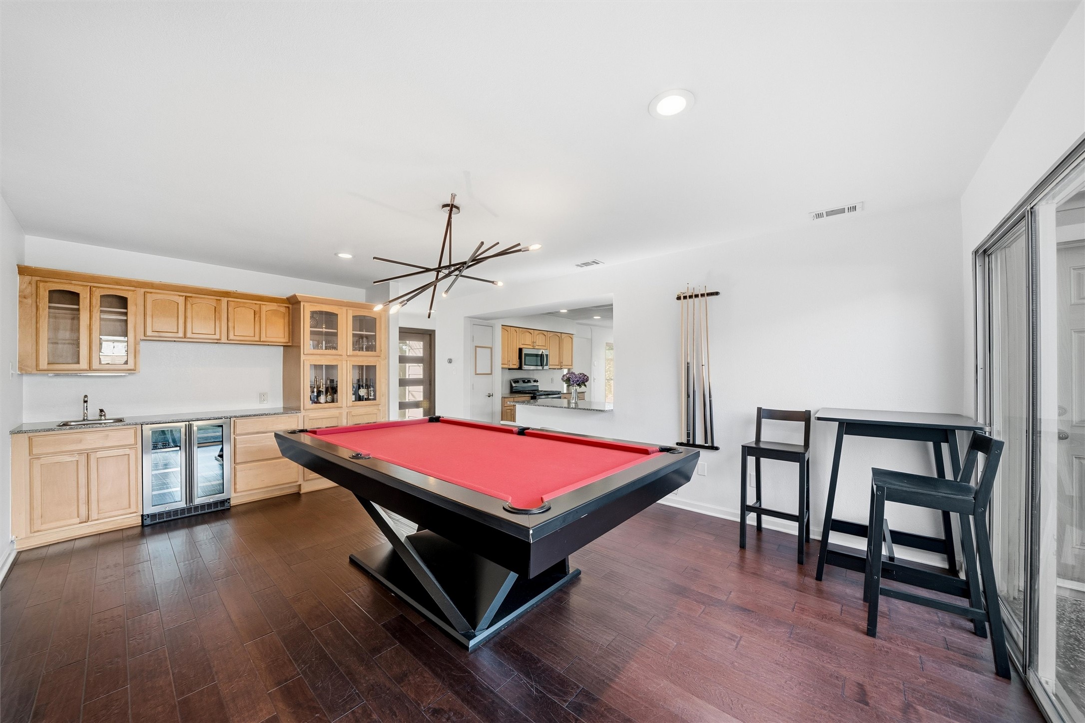 3313 Overland Drive