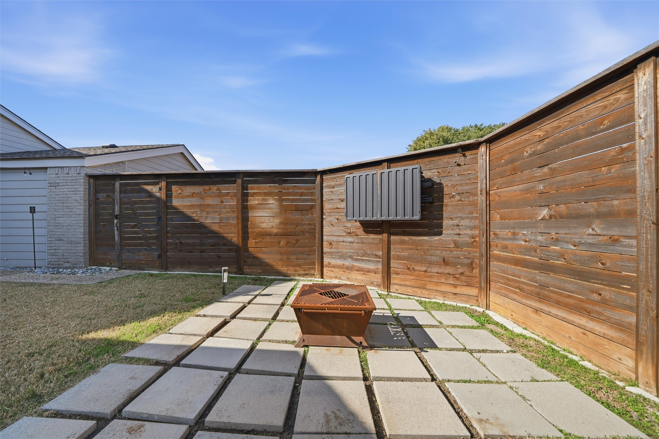 3313 Overland Drive