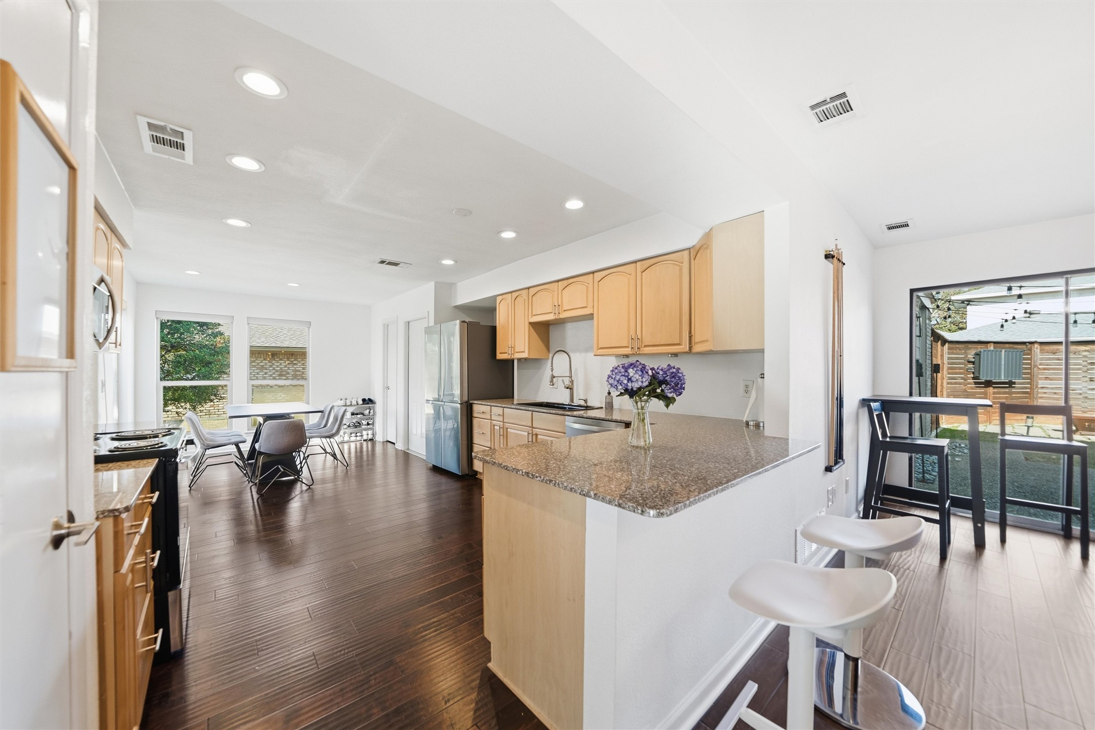 3313 Overland Drive