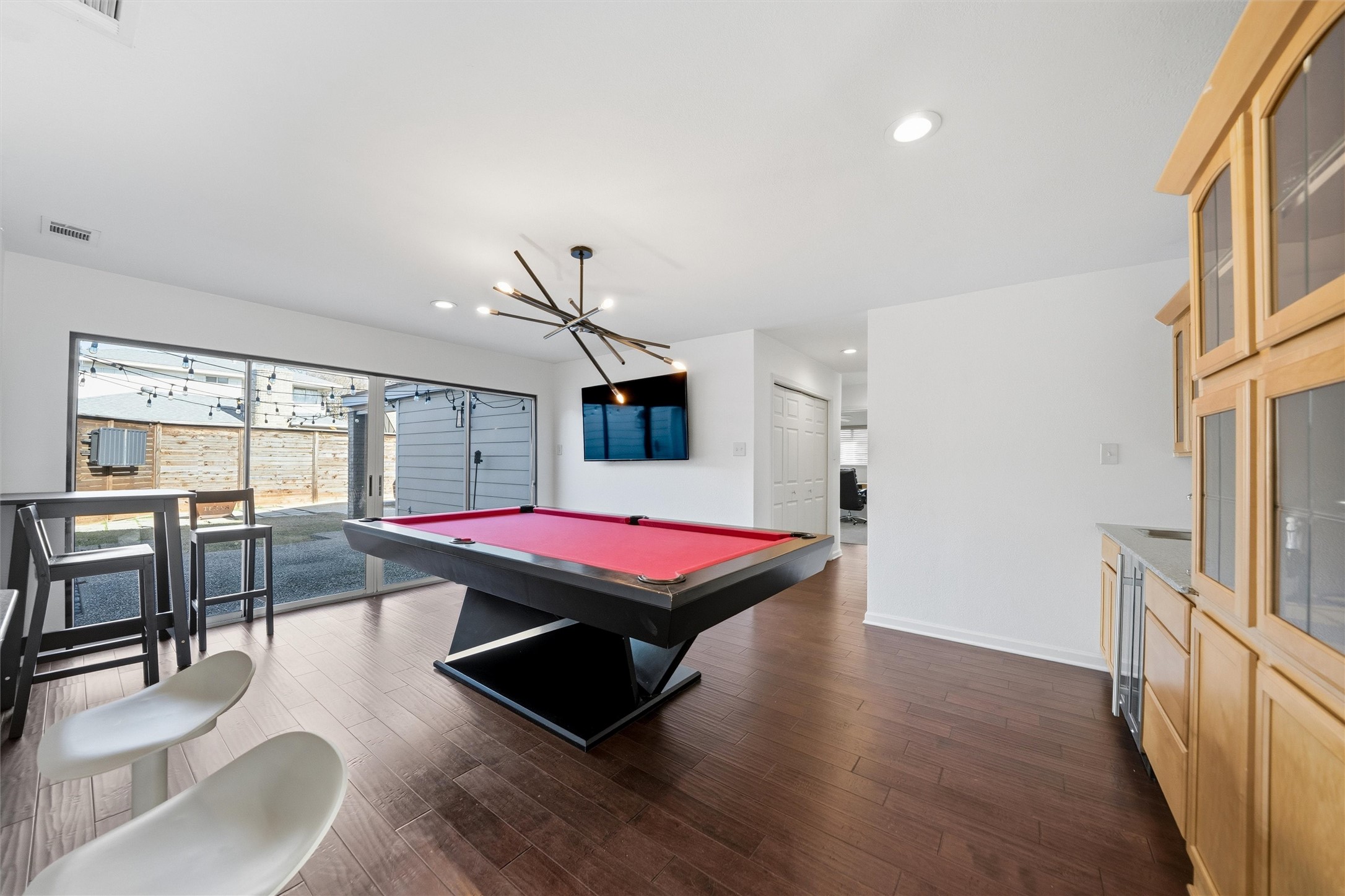 3313 Overland Drive