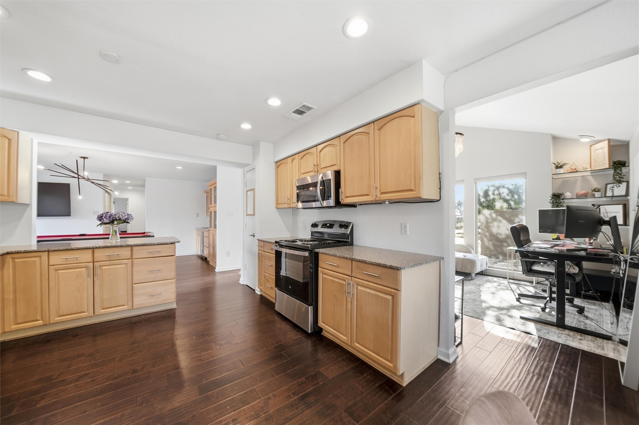 3313 Overland Drive