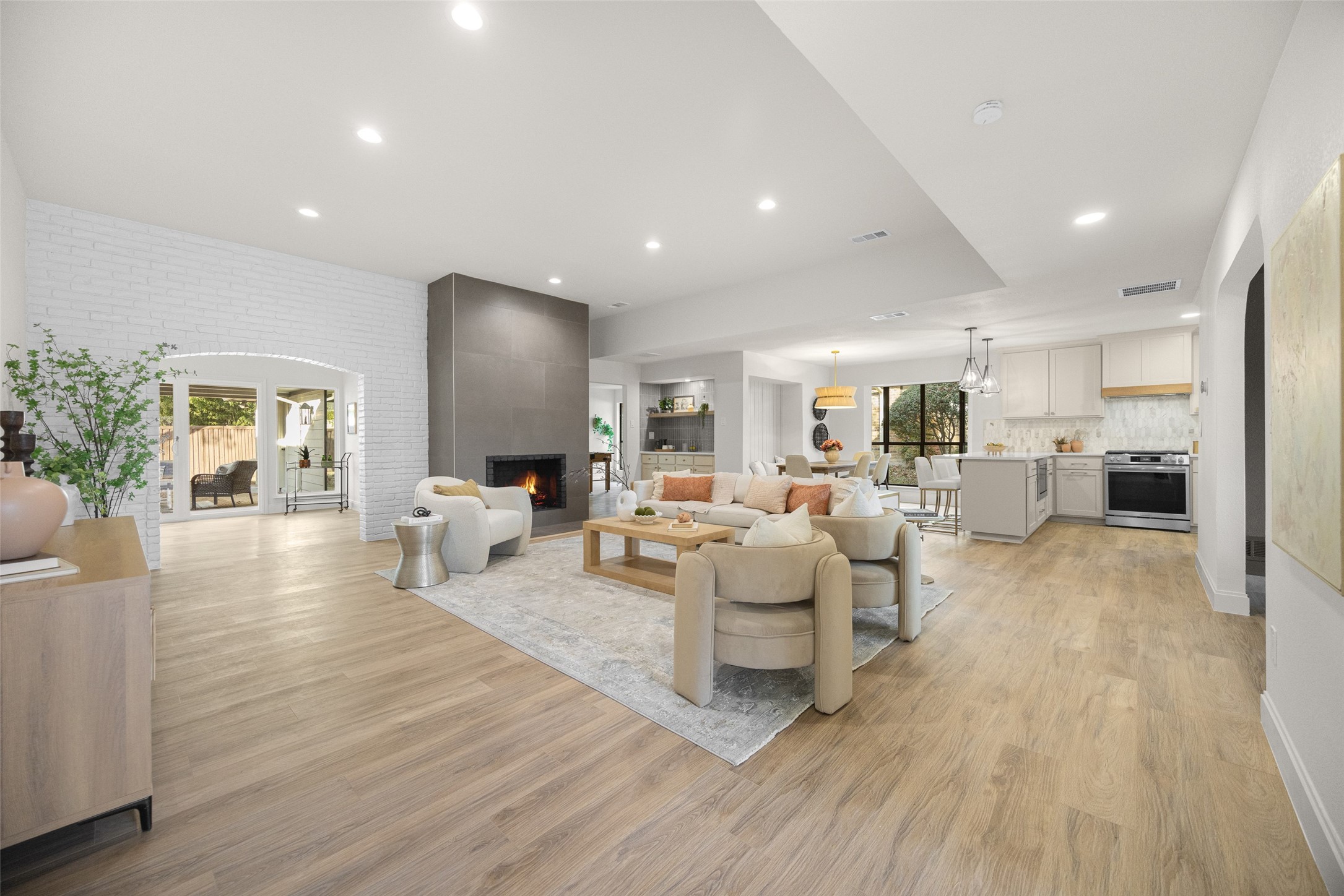 9911 Glen Canyon Drive