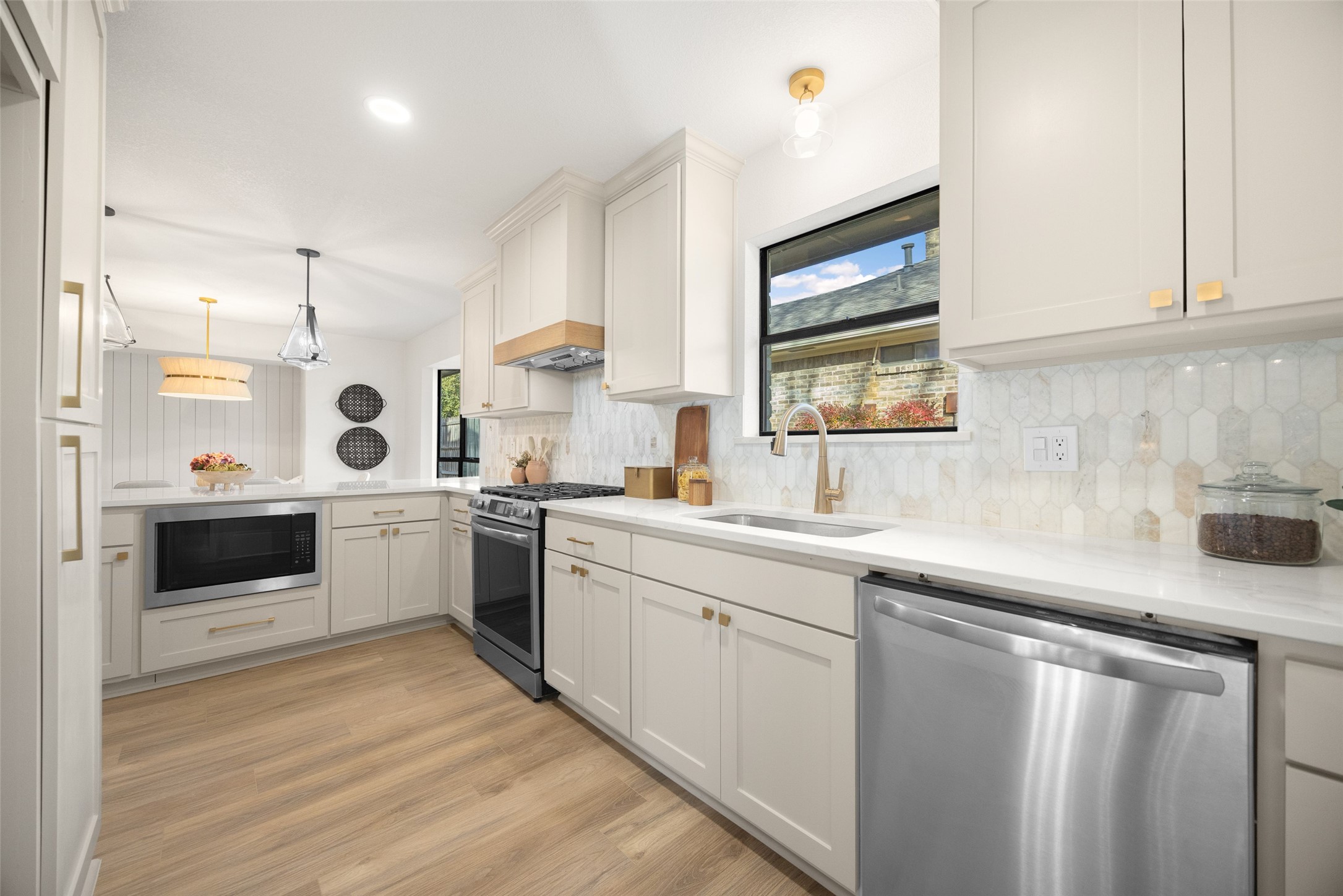 9911 Glen Canyon Drive