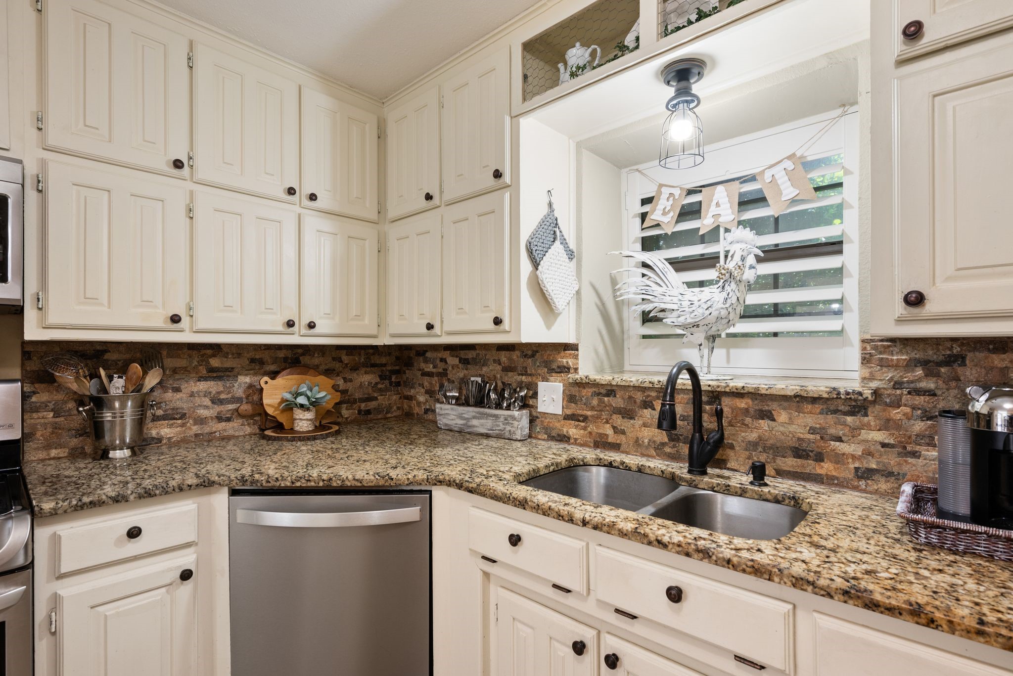 3229 David Drive