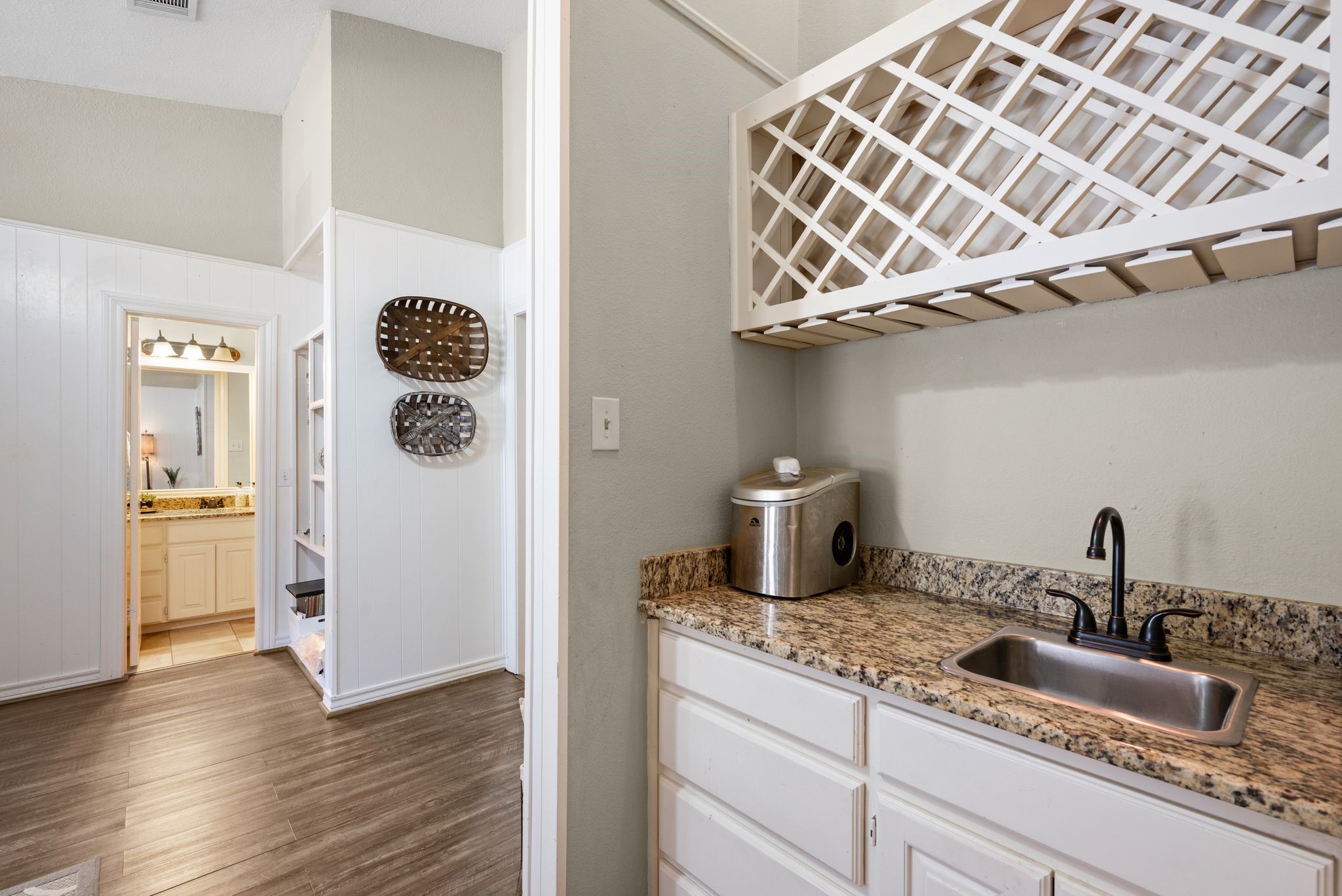 3229 David Drive