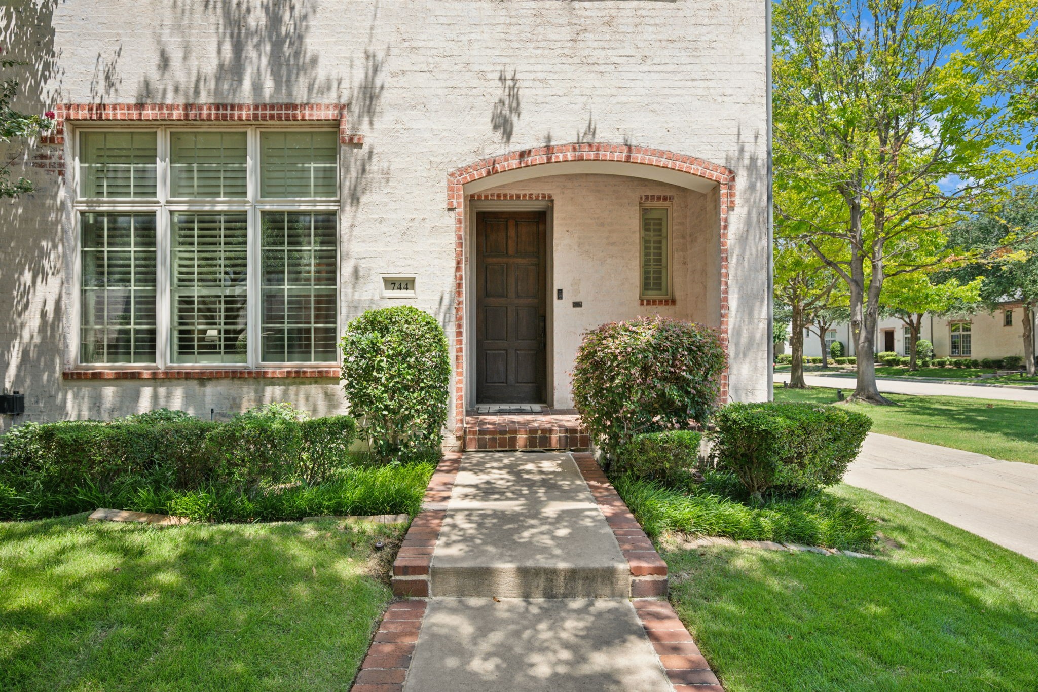 744 Snowshill Trail