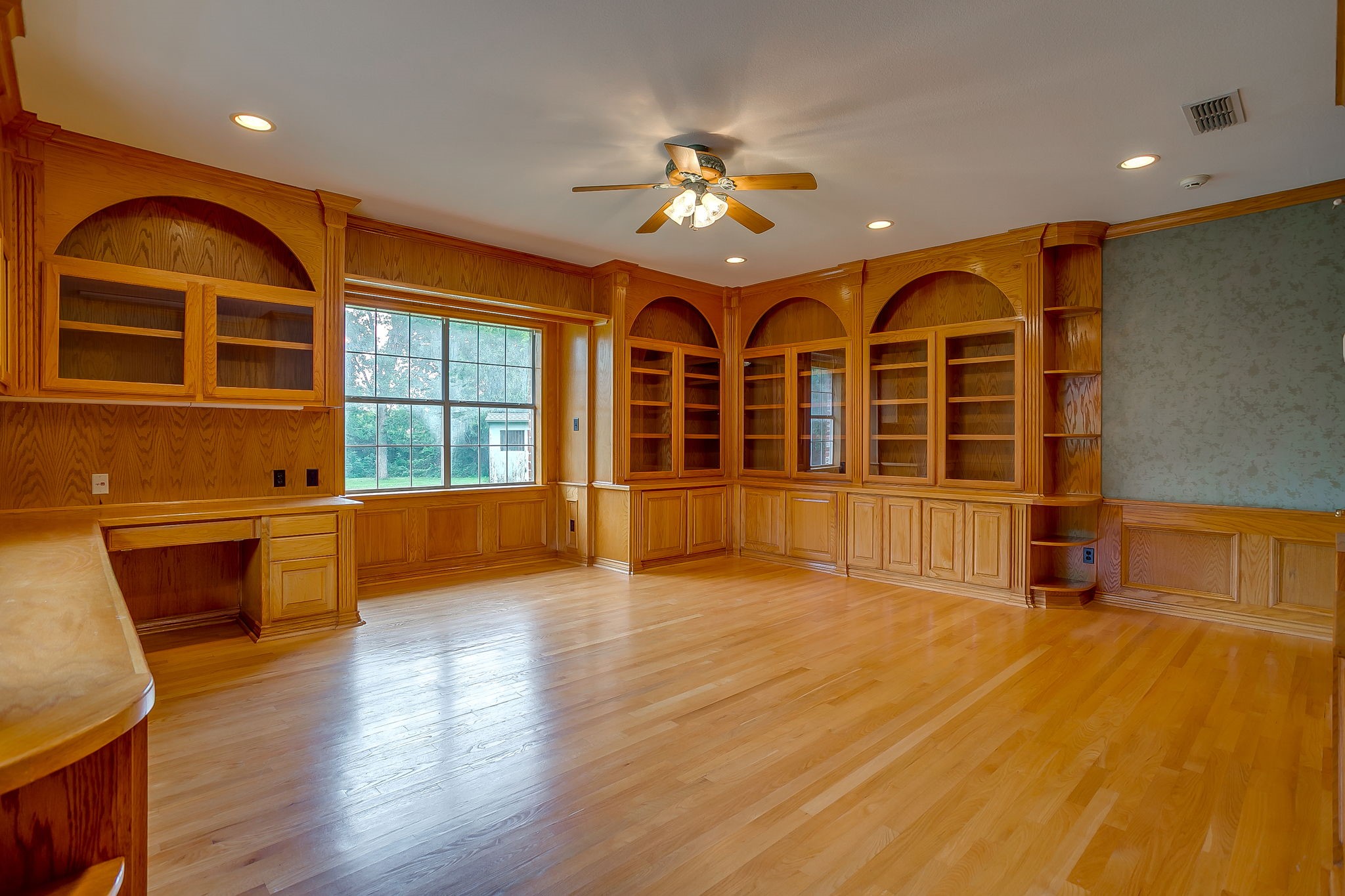 2215 California Lane