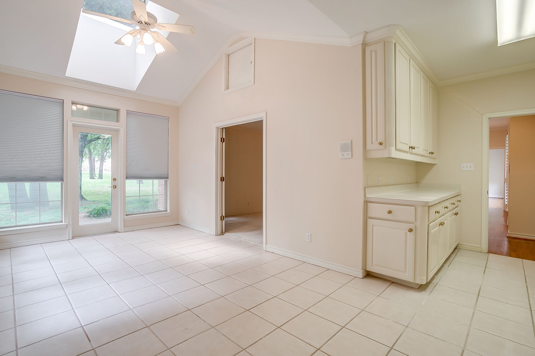 2215 California Lane