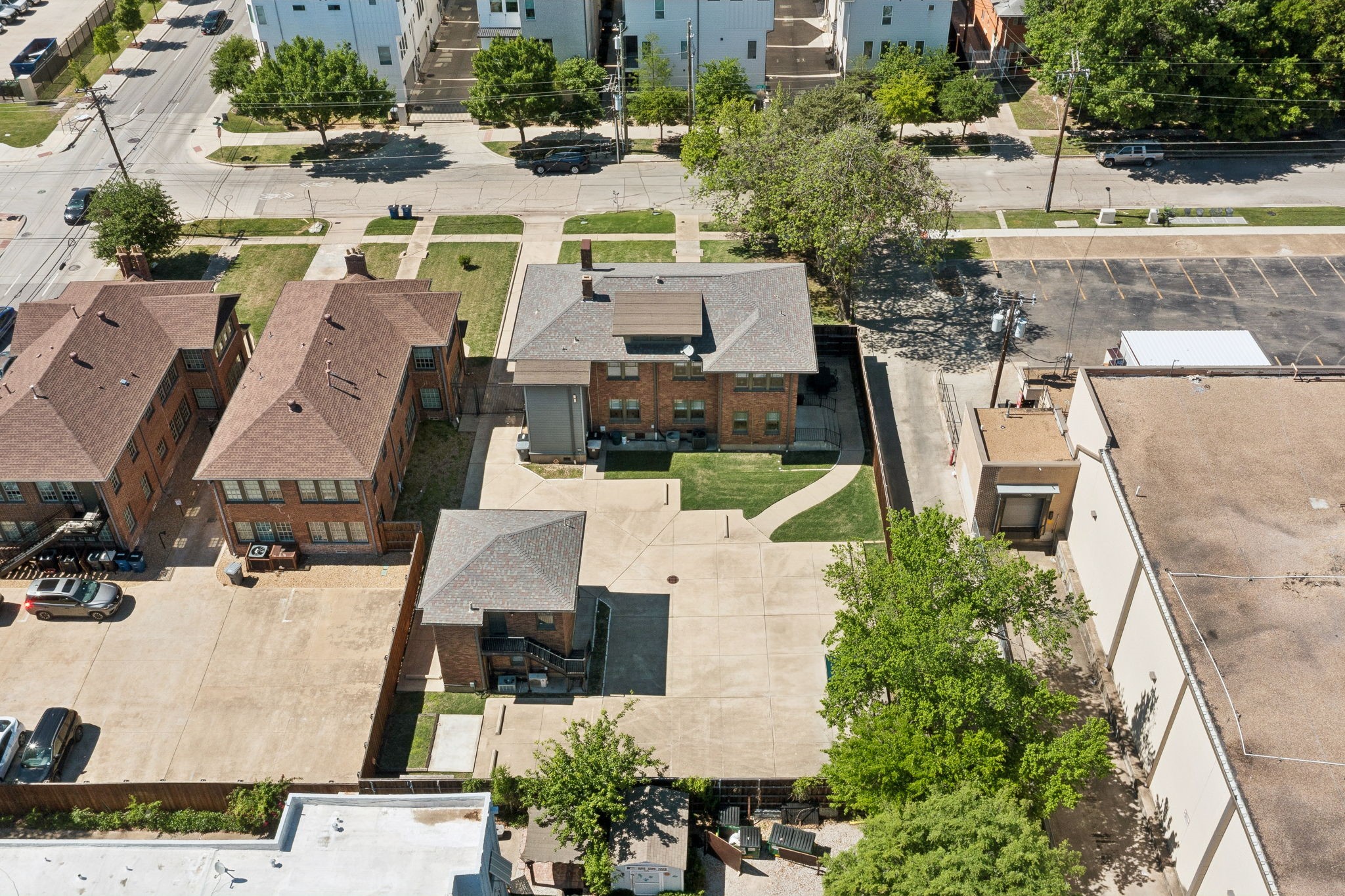 4112 Swiss Avenue