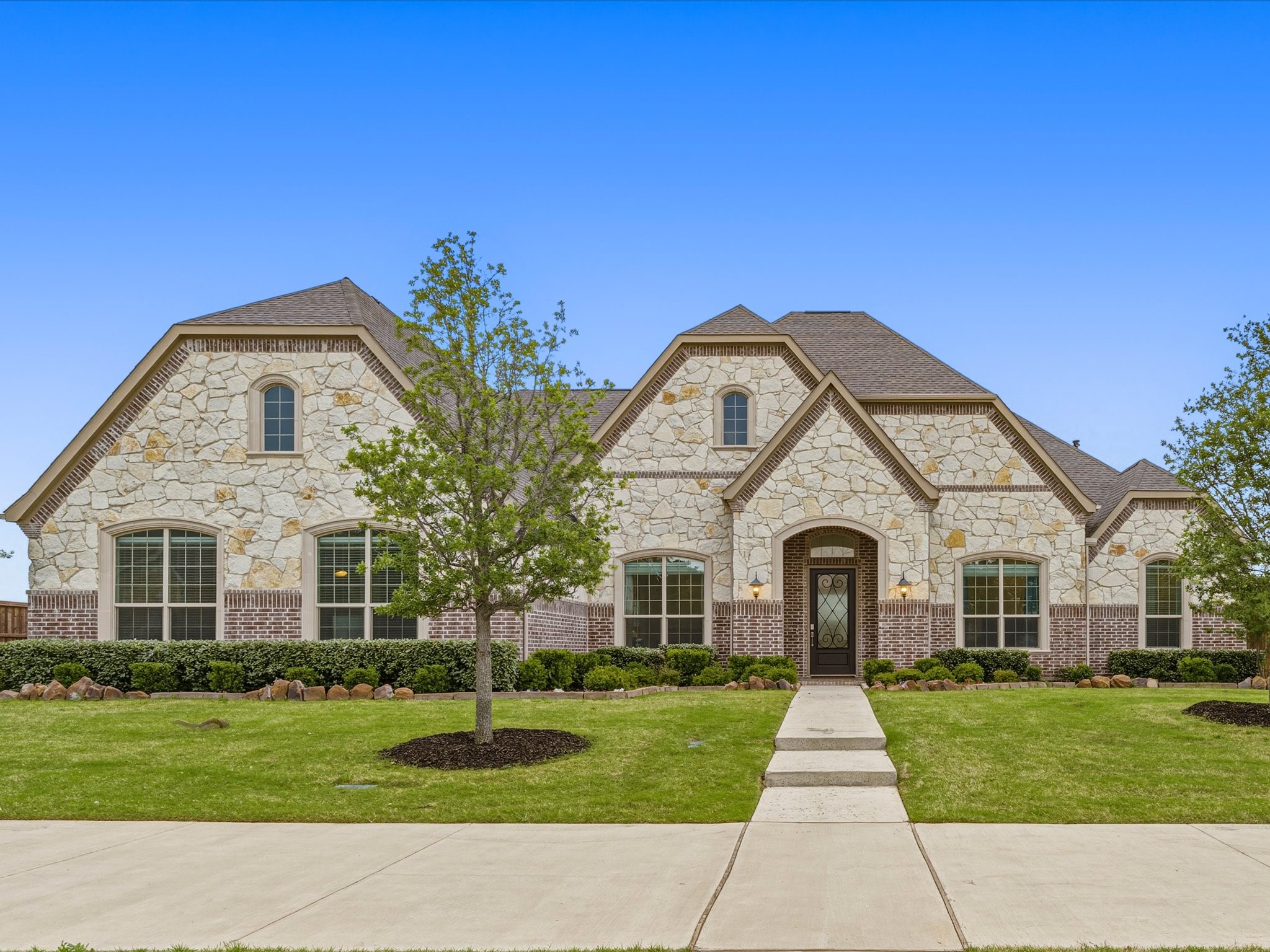 913 Bluebonnet Drive
