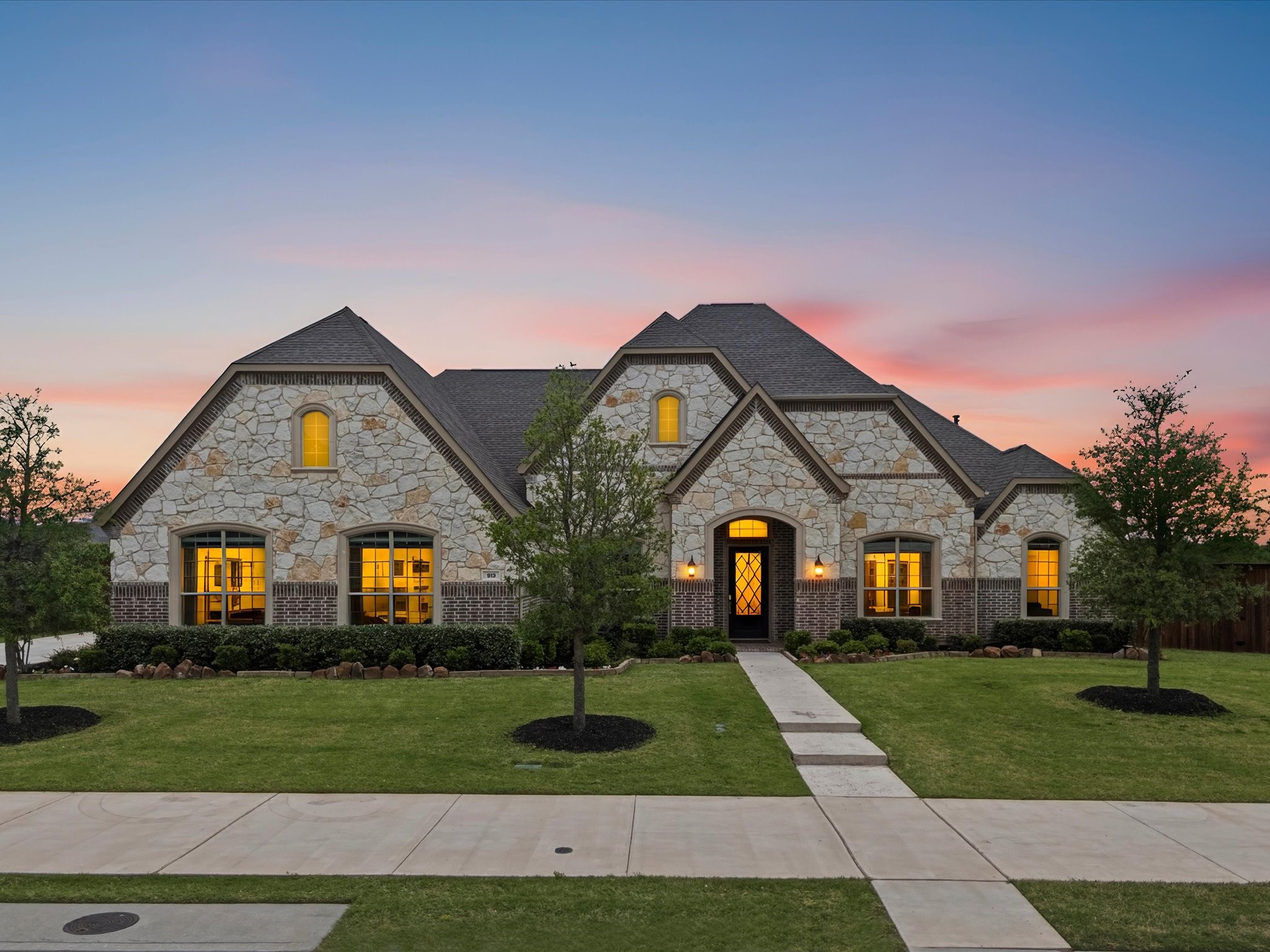 913 Bluebonnet Drive