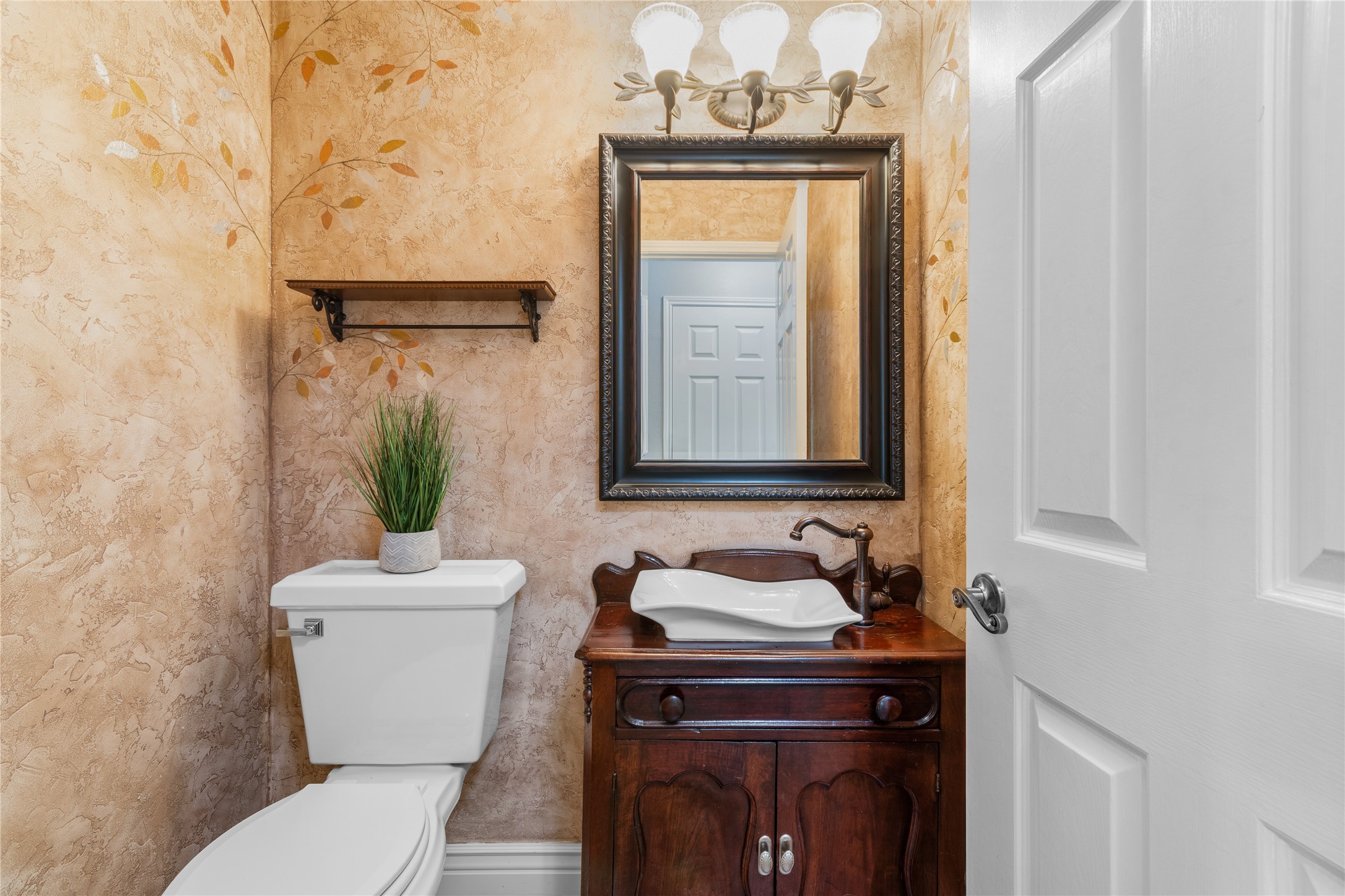 3233 Shady Glen Drive