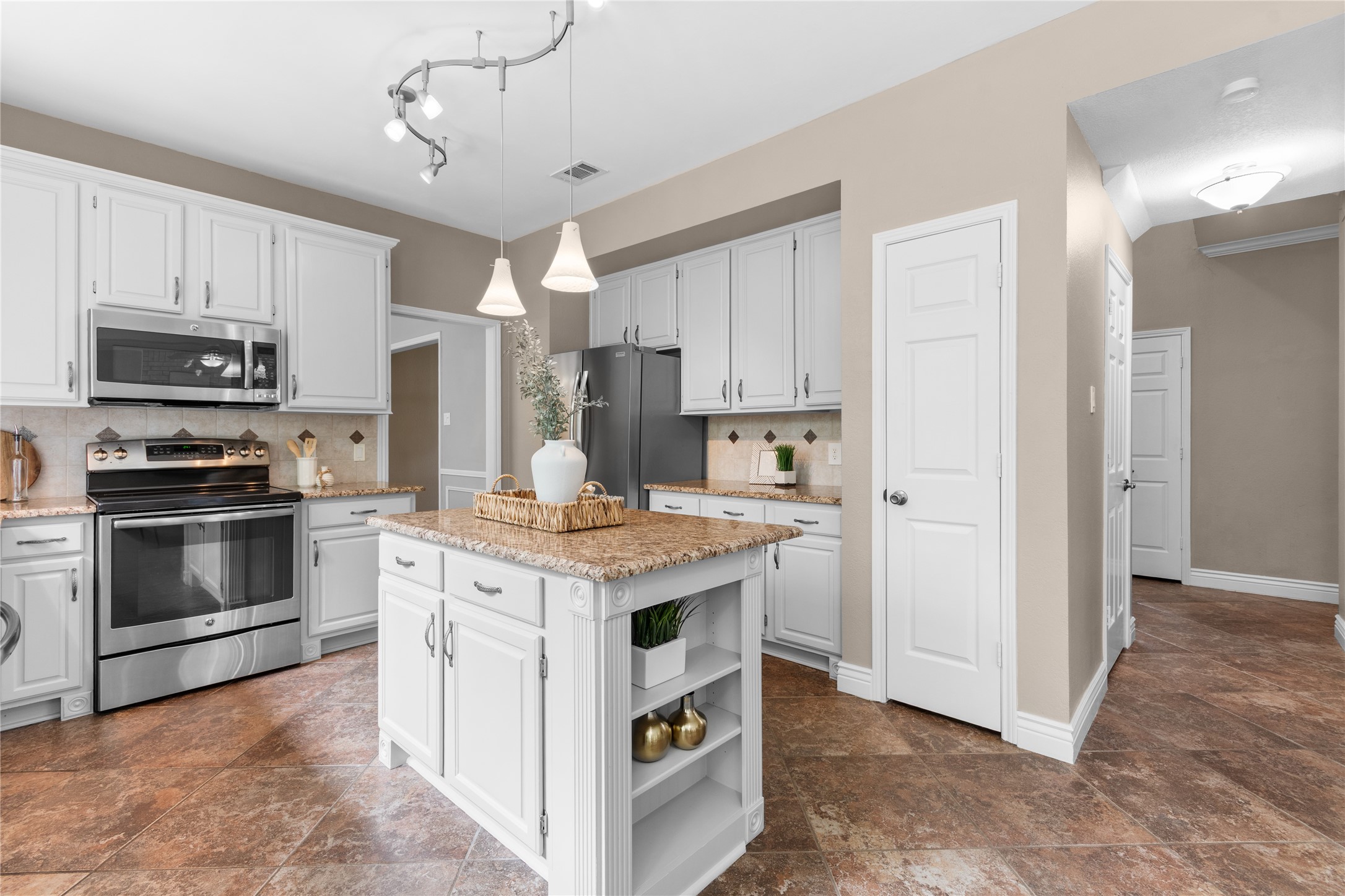3233 Shady Glen Drive
