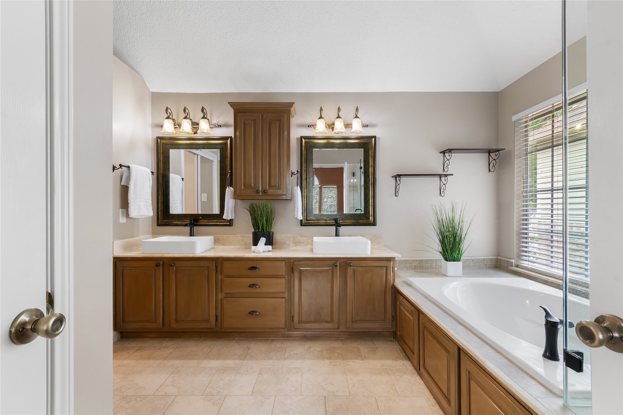 3233 Shady Glen Drive