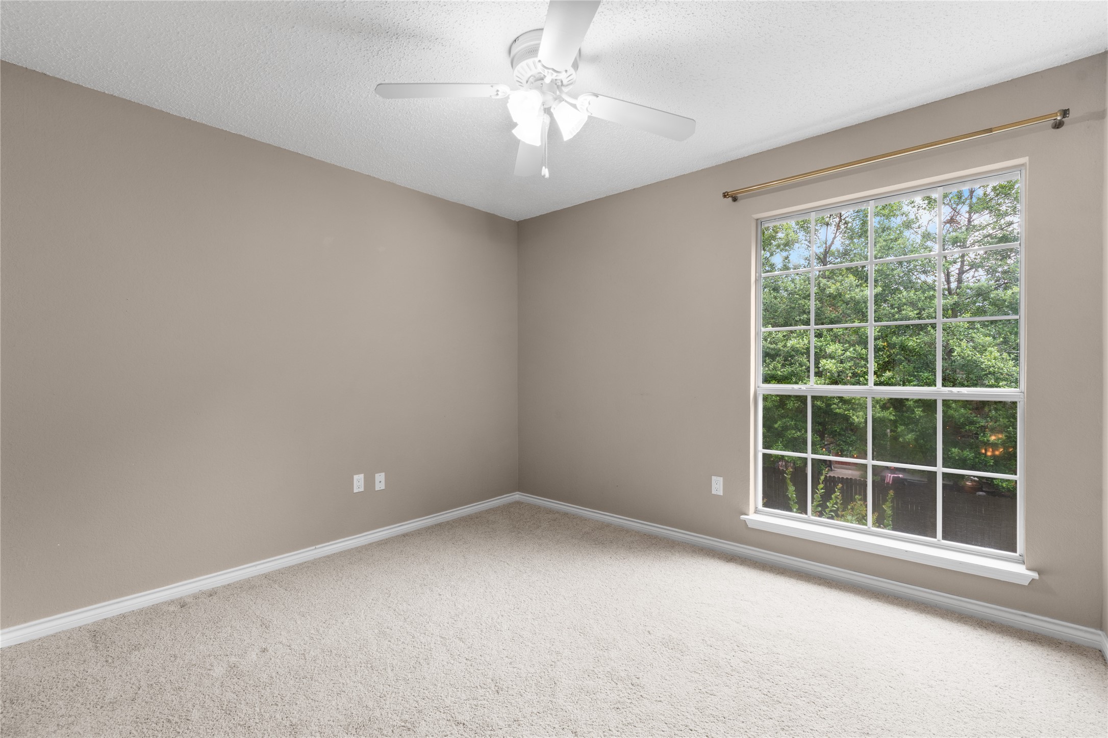 3233 Shady Glen Drive