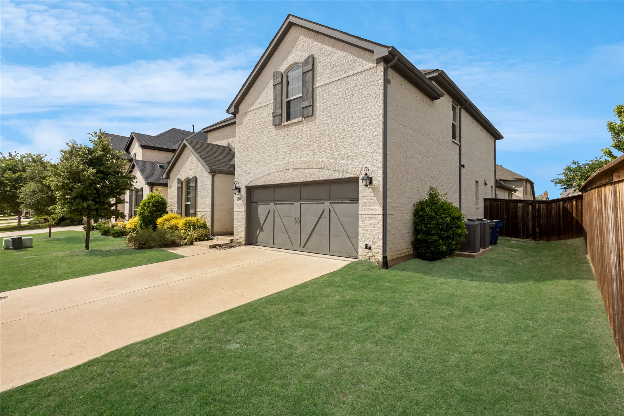 813 Harrington Lane
