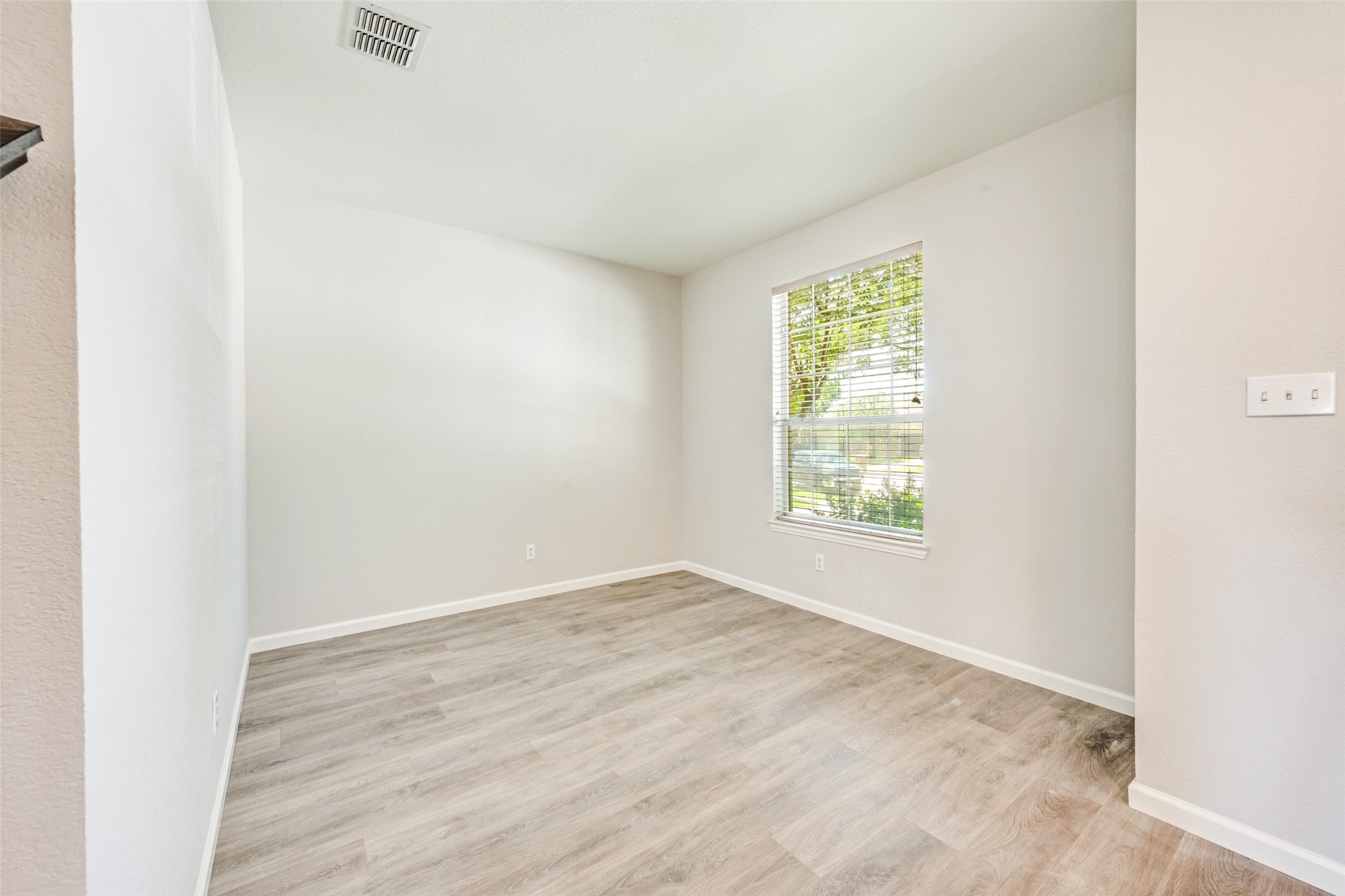 5205 Bay View Drive