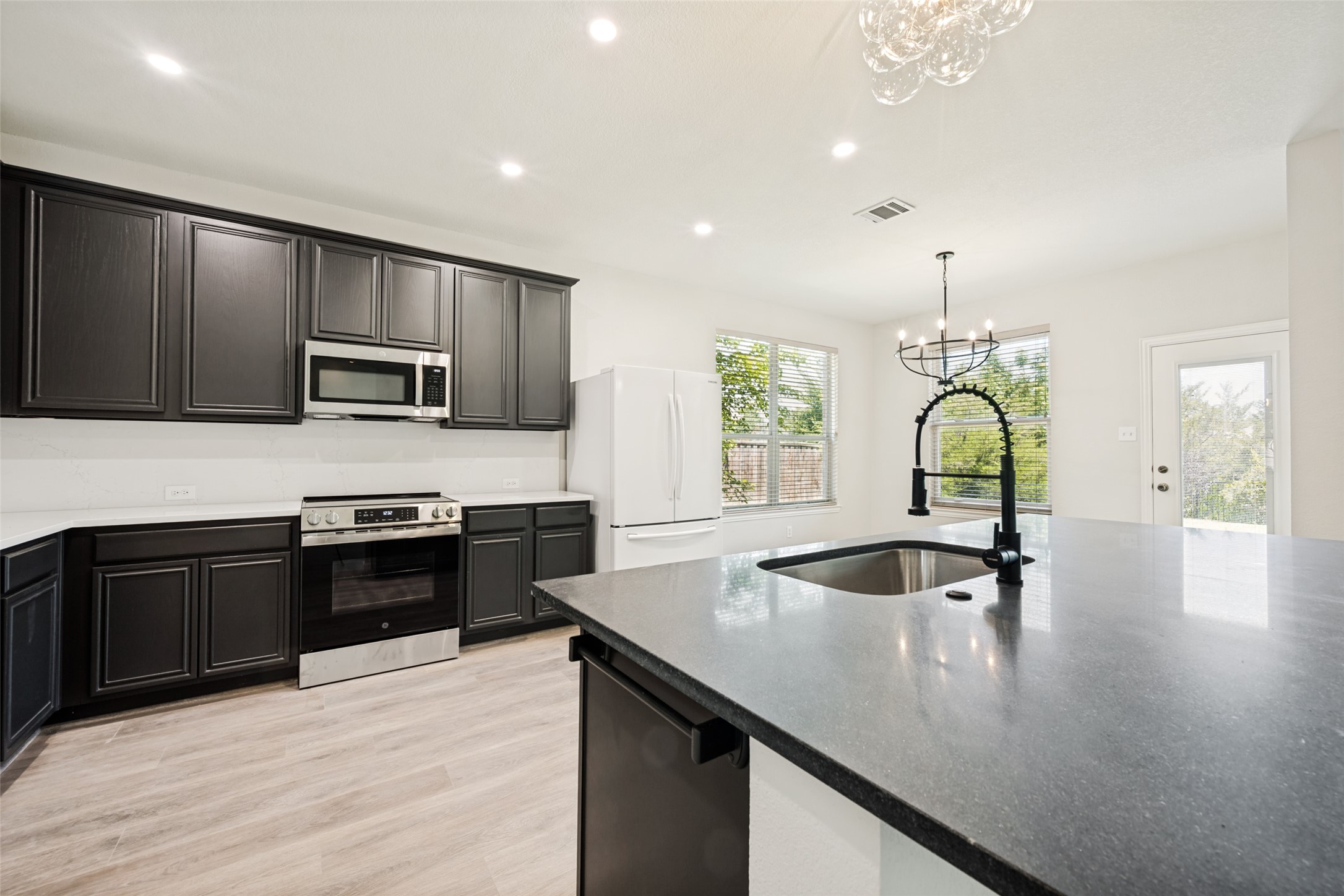 5205 Bay View Drive