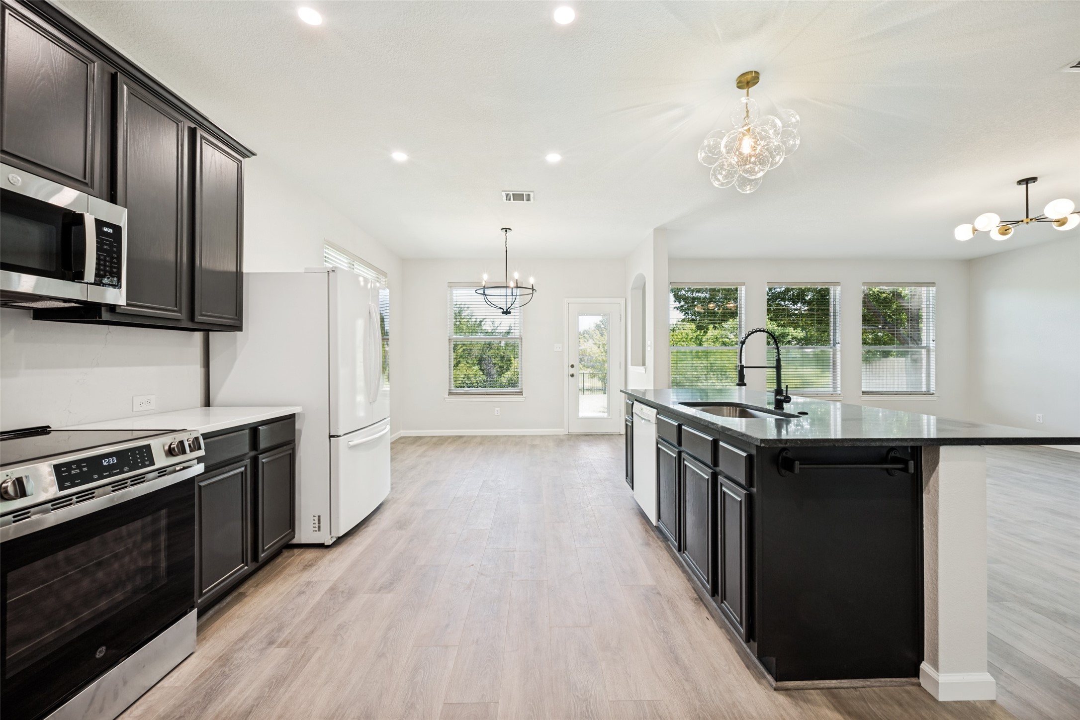 5205 Bay View Drive