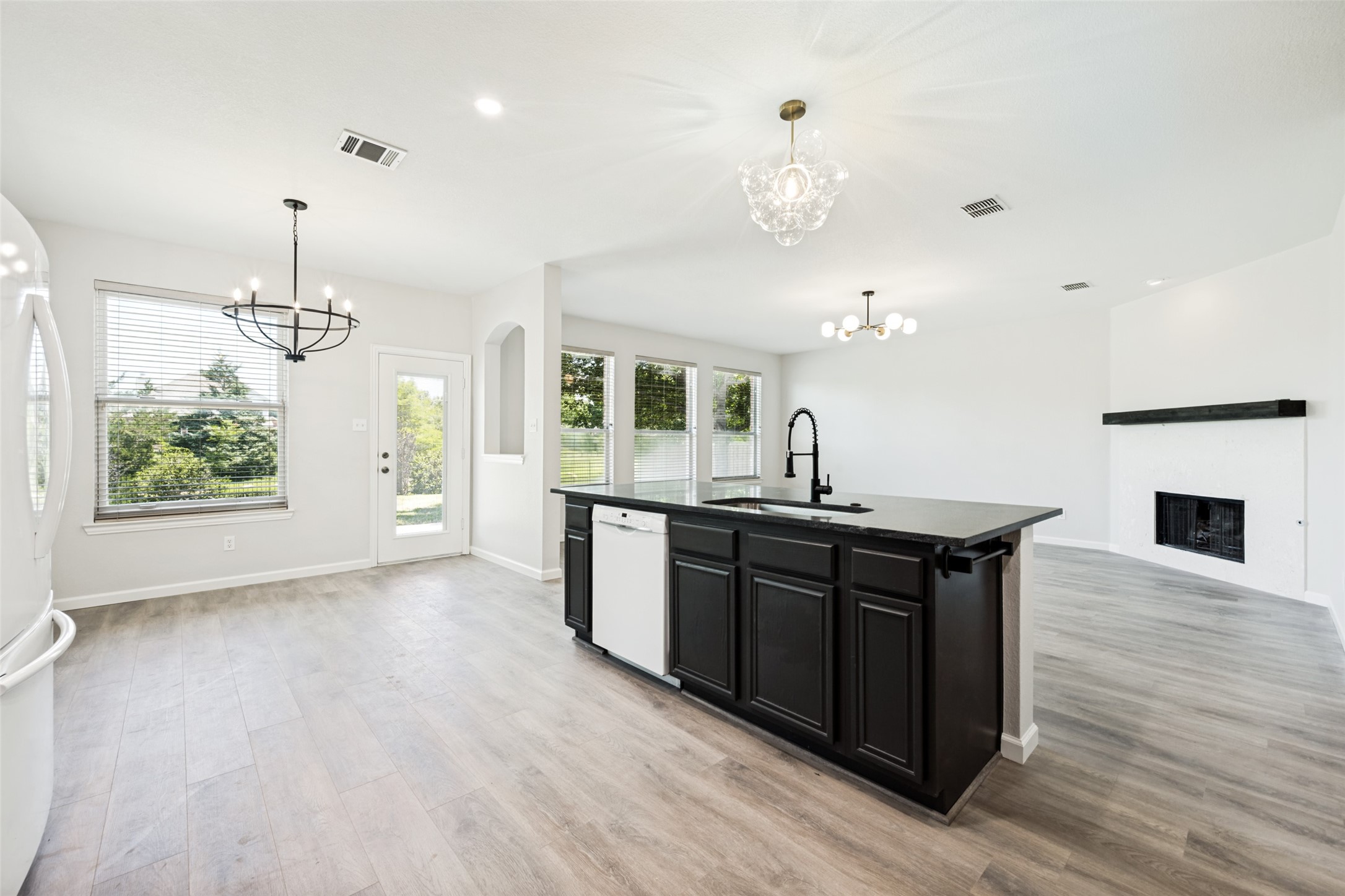 5205 Bay View Drive