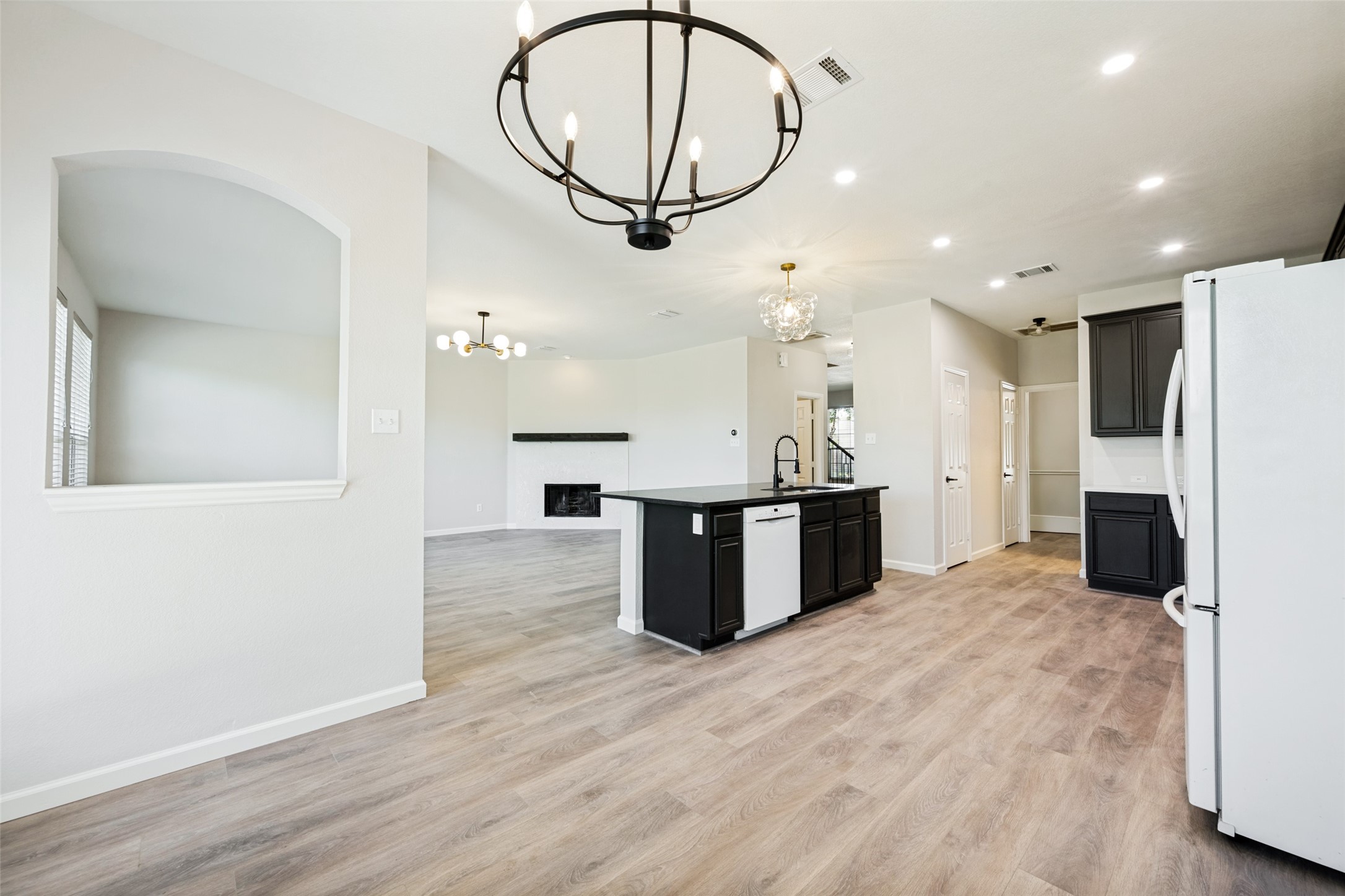 5205 Bay View Drive