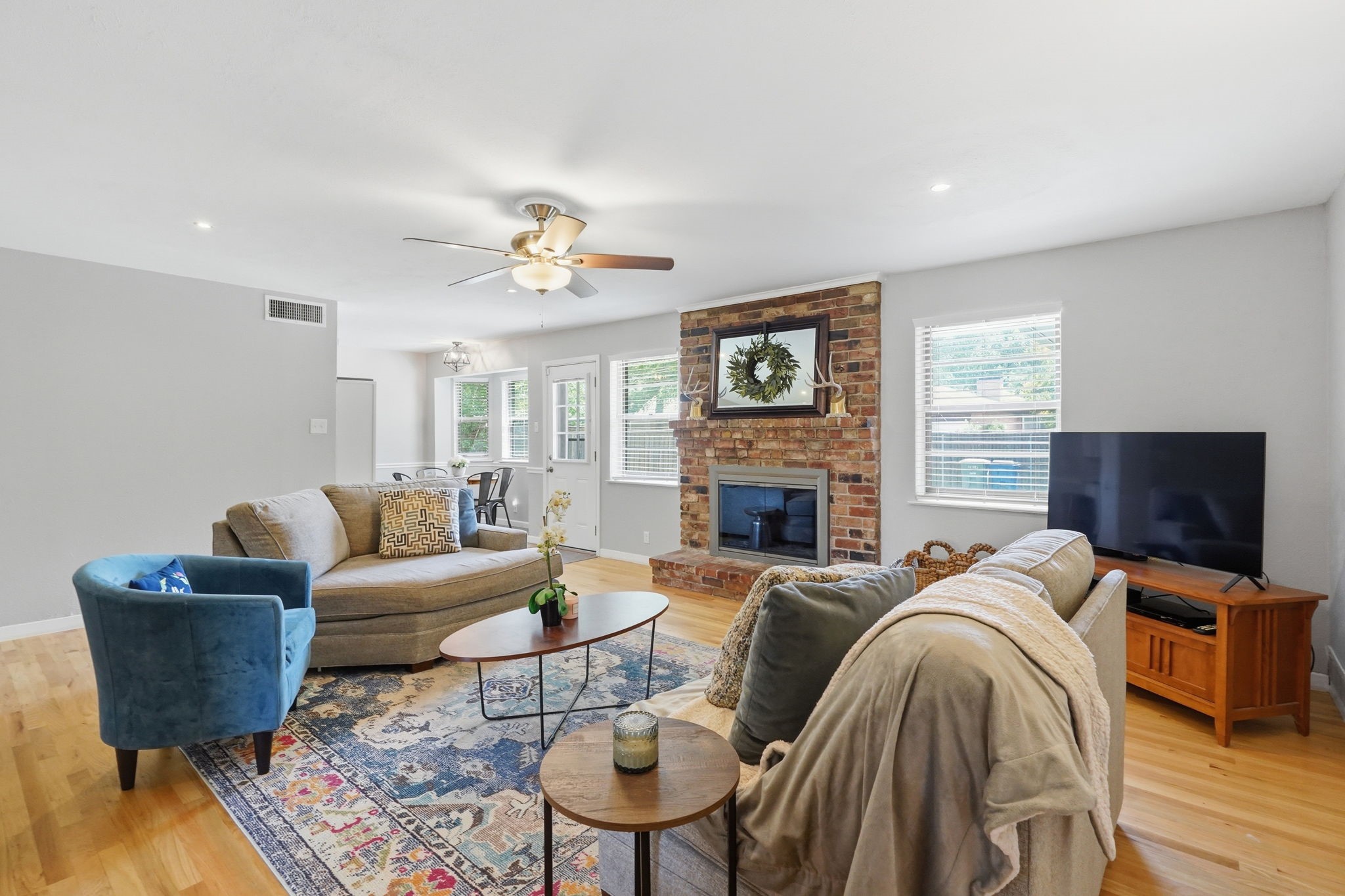 5808 Sunnywood Drive