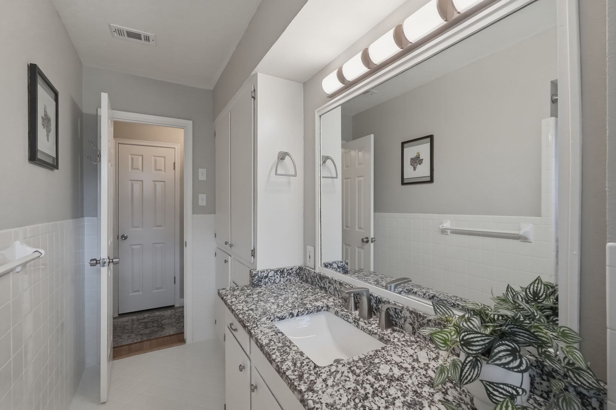 5808 Sunnywood Drive