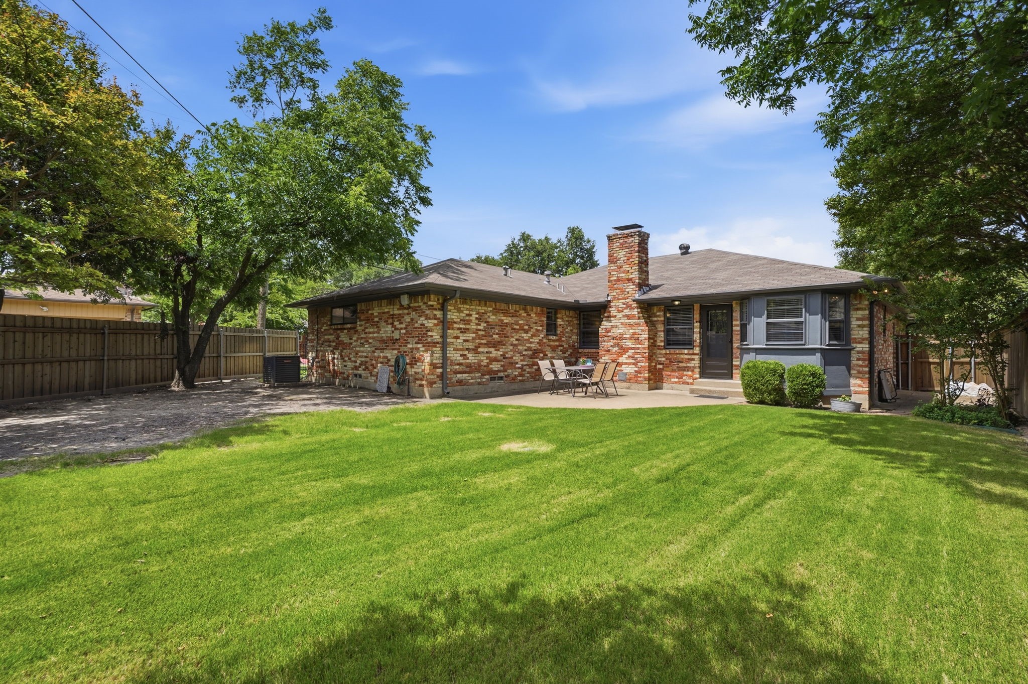 5808 Sunnywood Drive