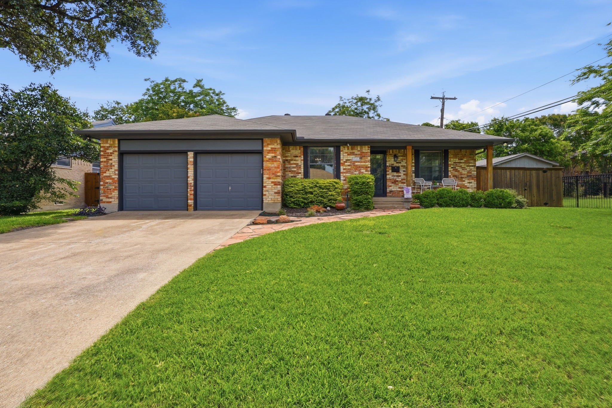 5808 Sunnywood Drive