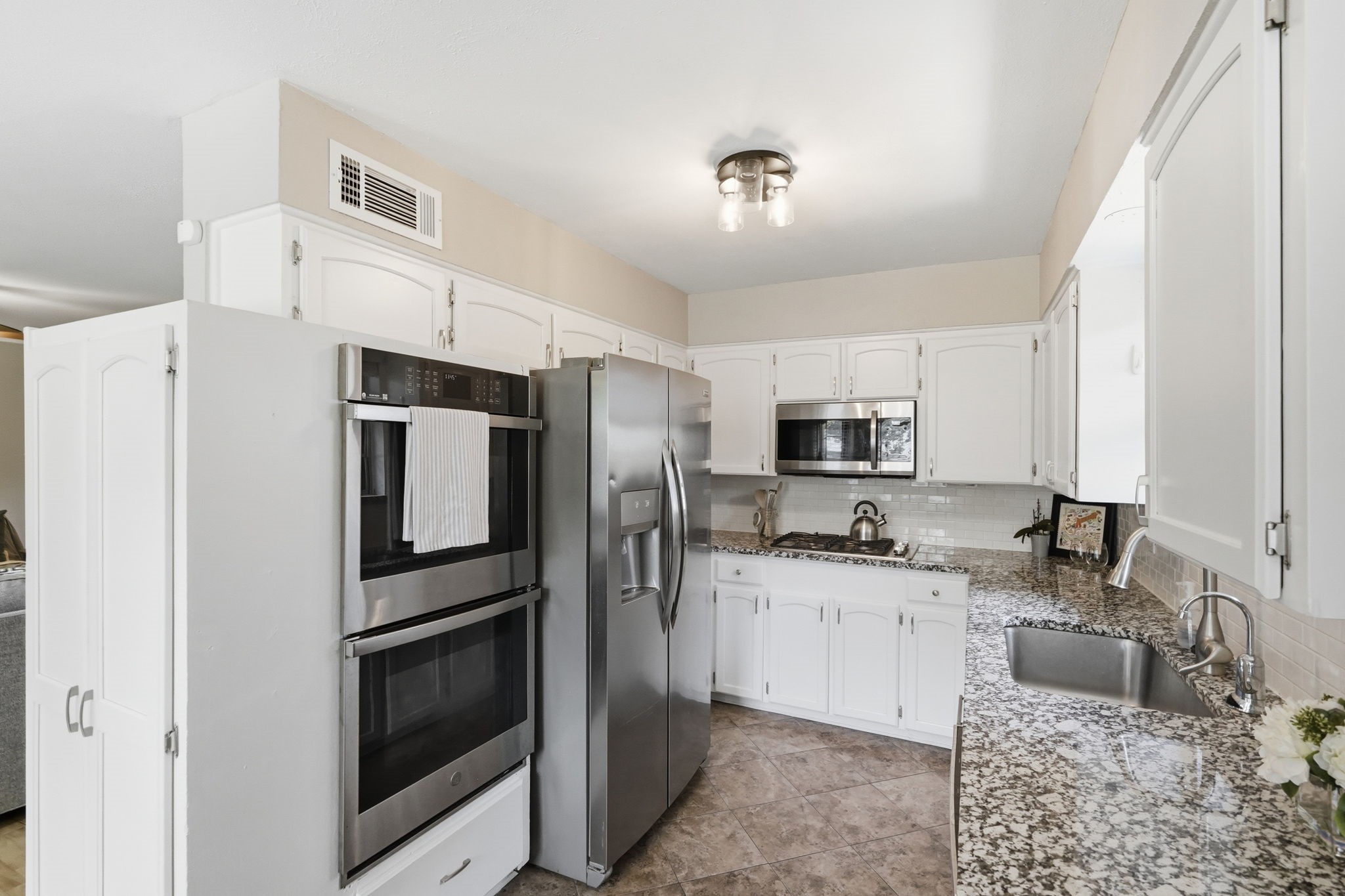 5808 Sunnywood Drive