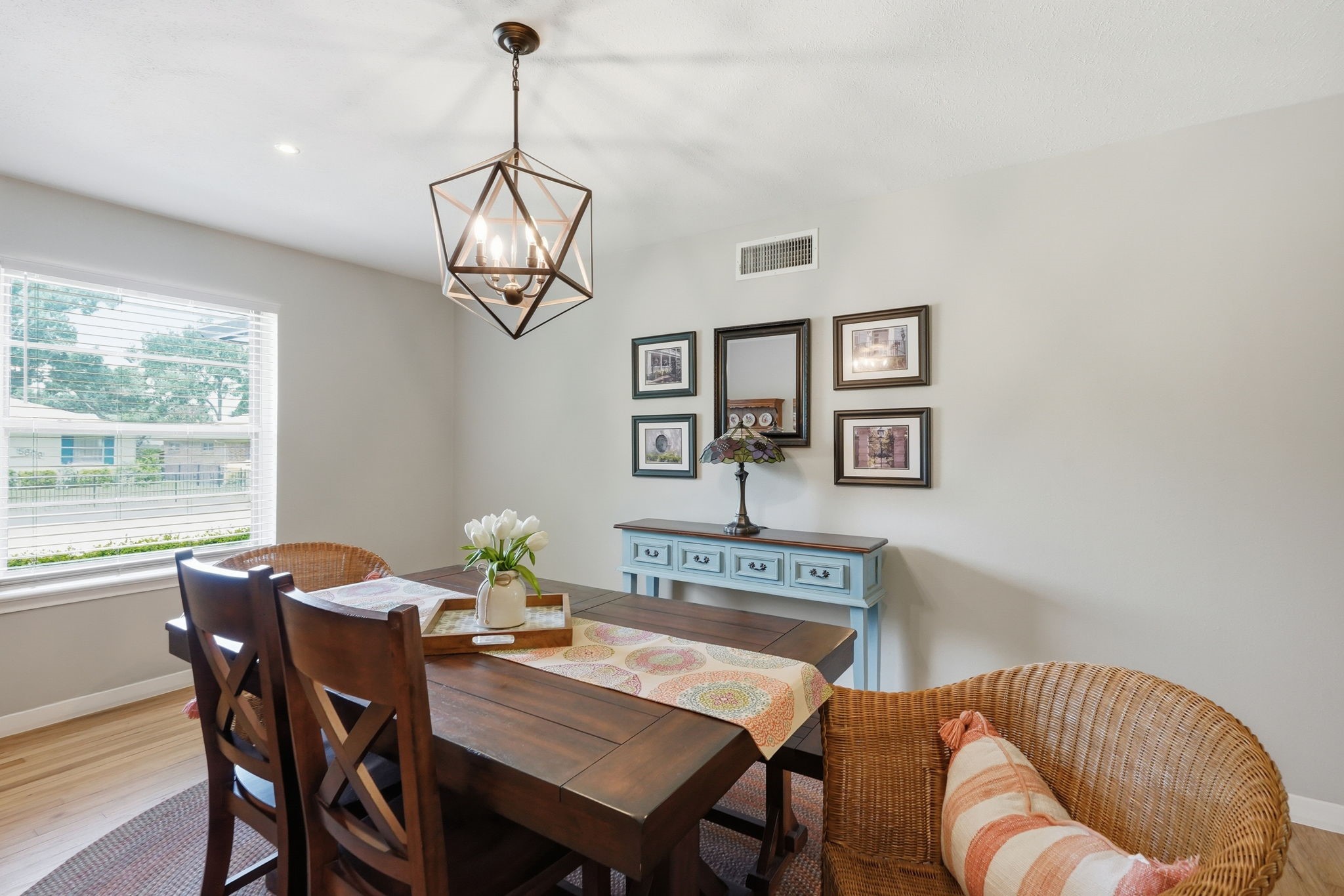 5808 Sunnywood Drive