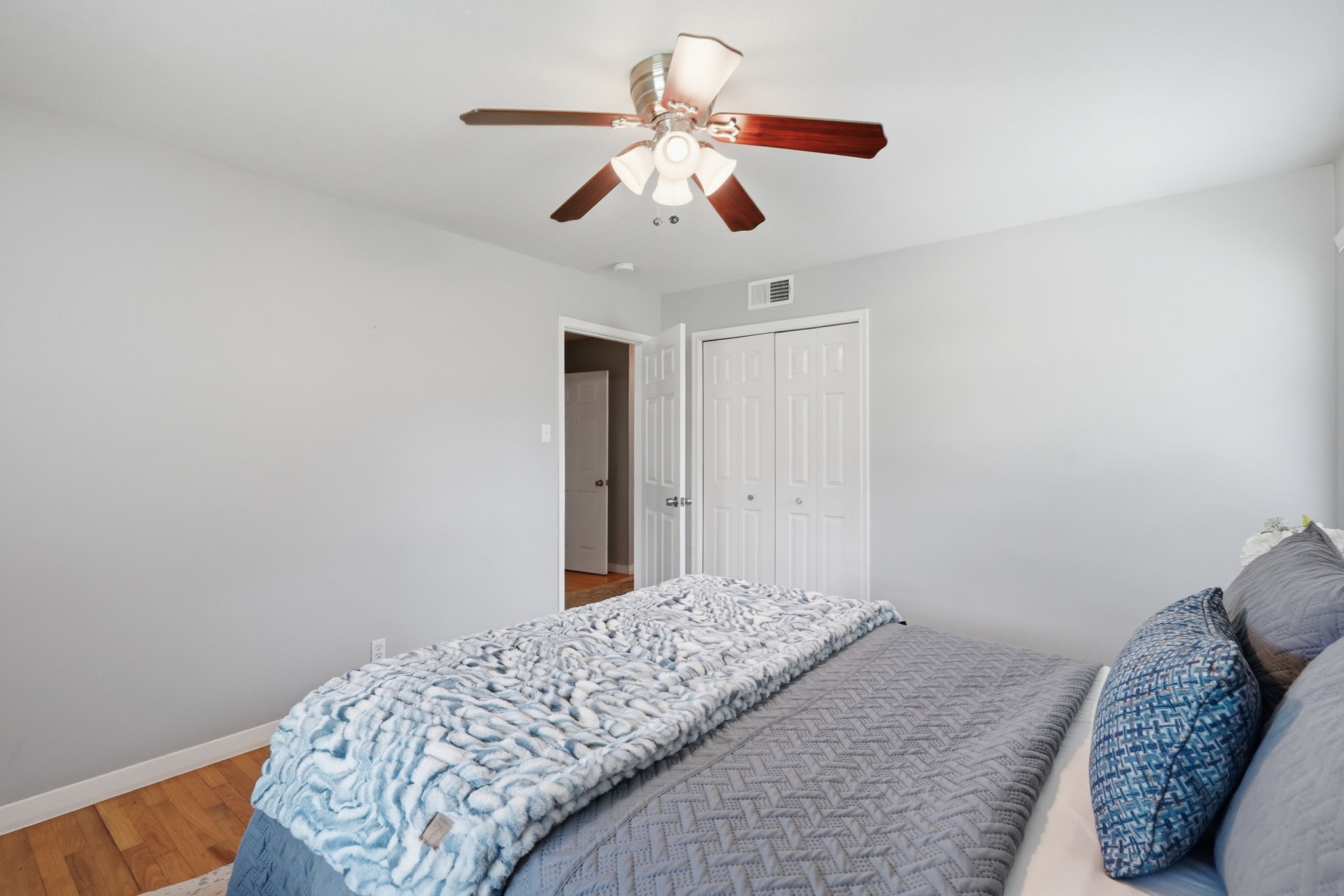 5808 Sunnywood Drive