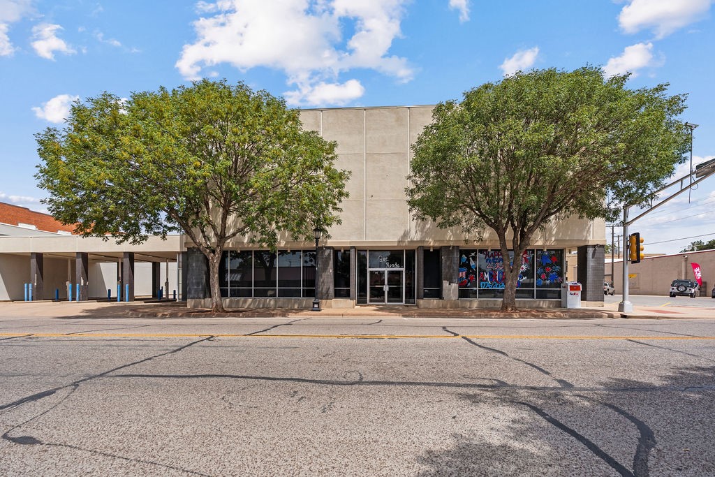 317 E 3rd Street