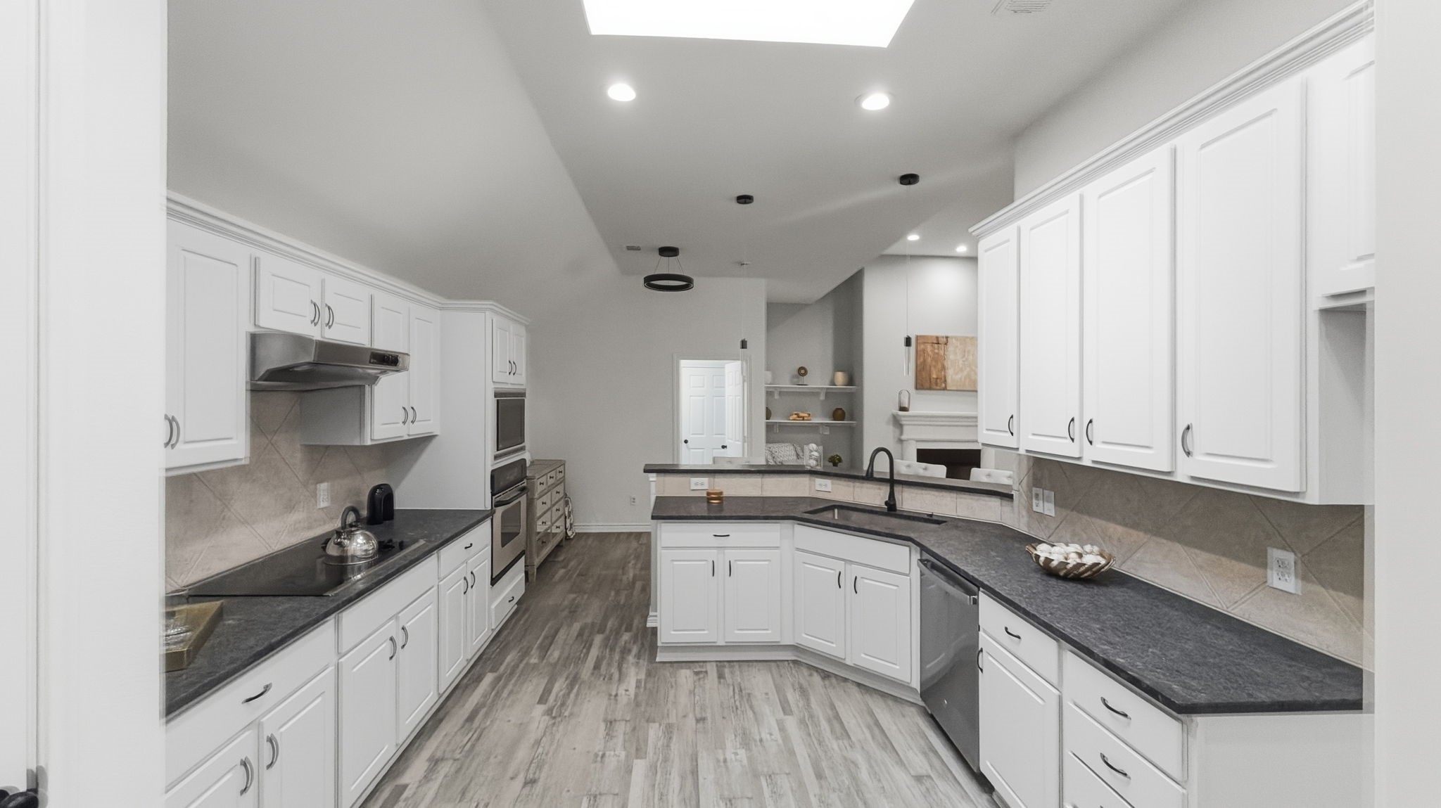 4037 Navarro Way