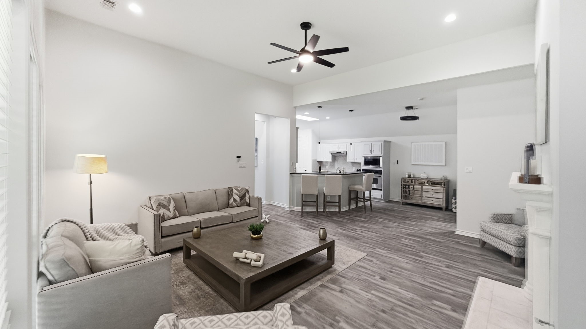 4037 Navarro Way