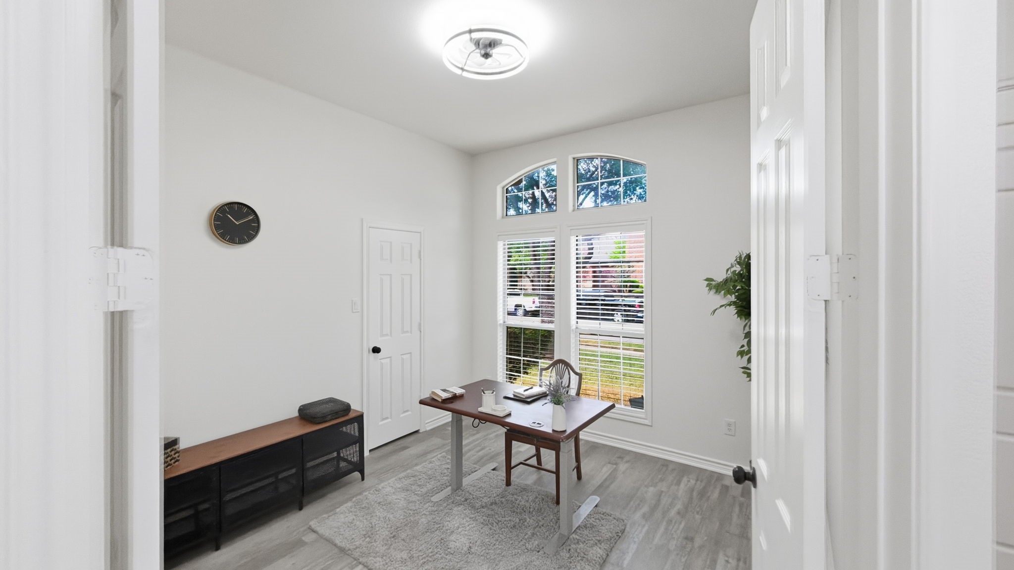 4037 Navarro Way