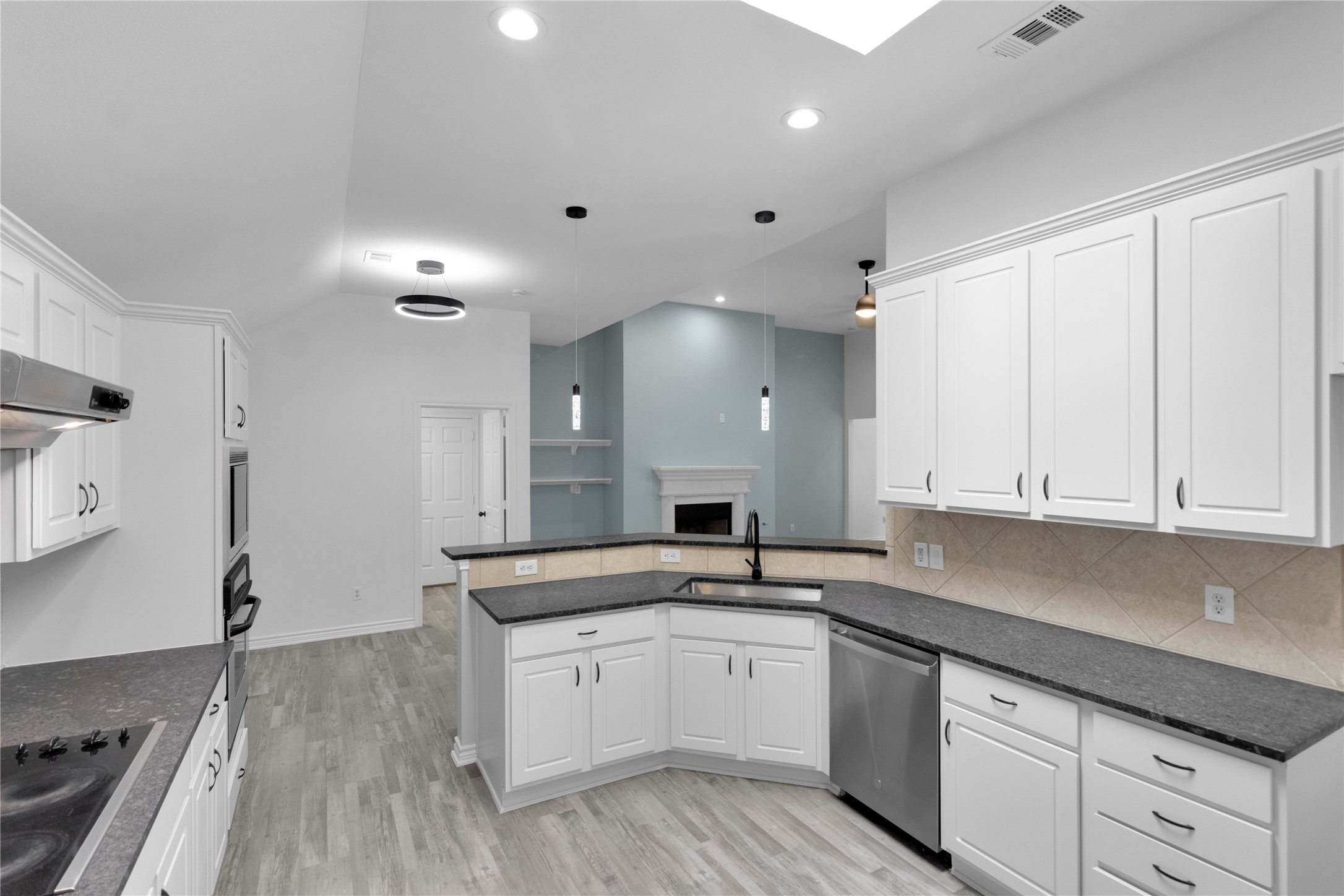 4037 Navarro Way