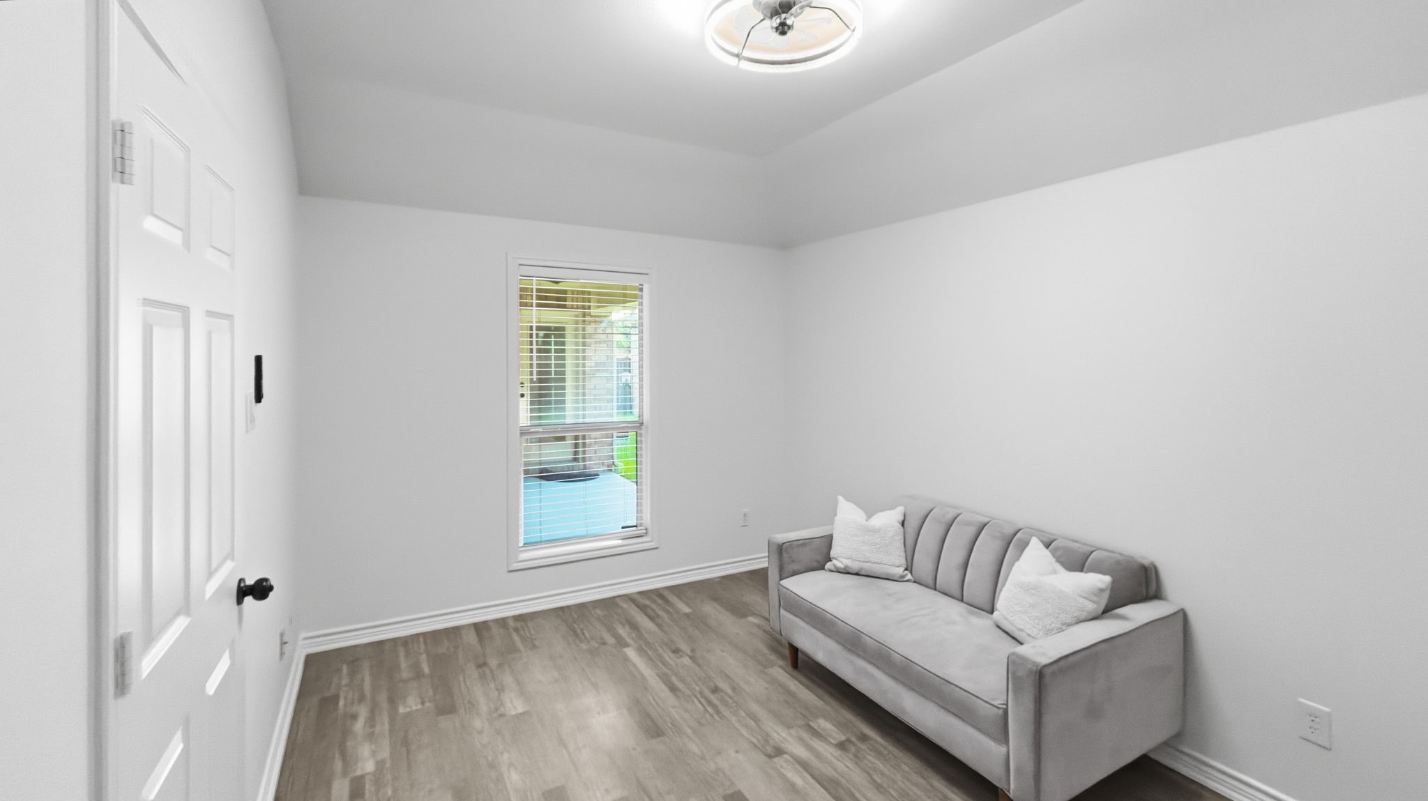 4037 Navarro Way